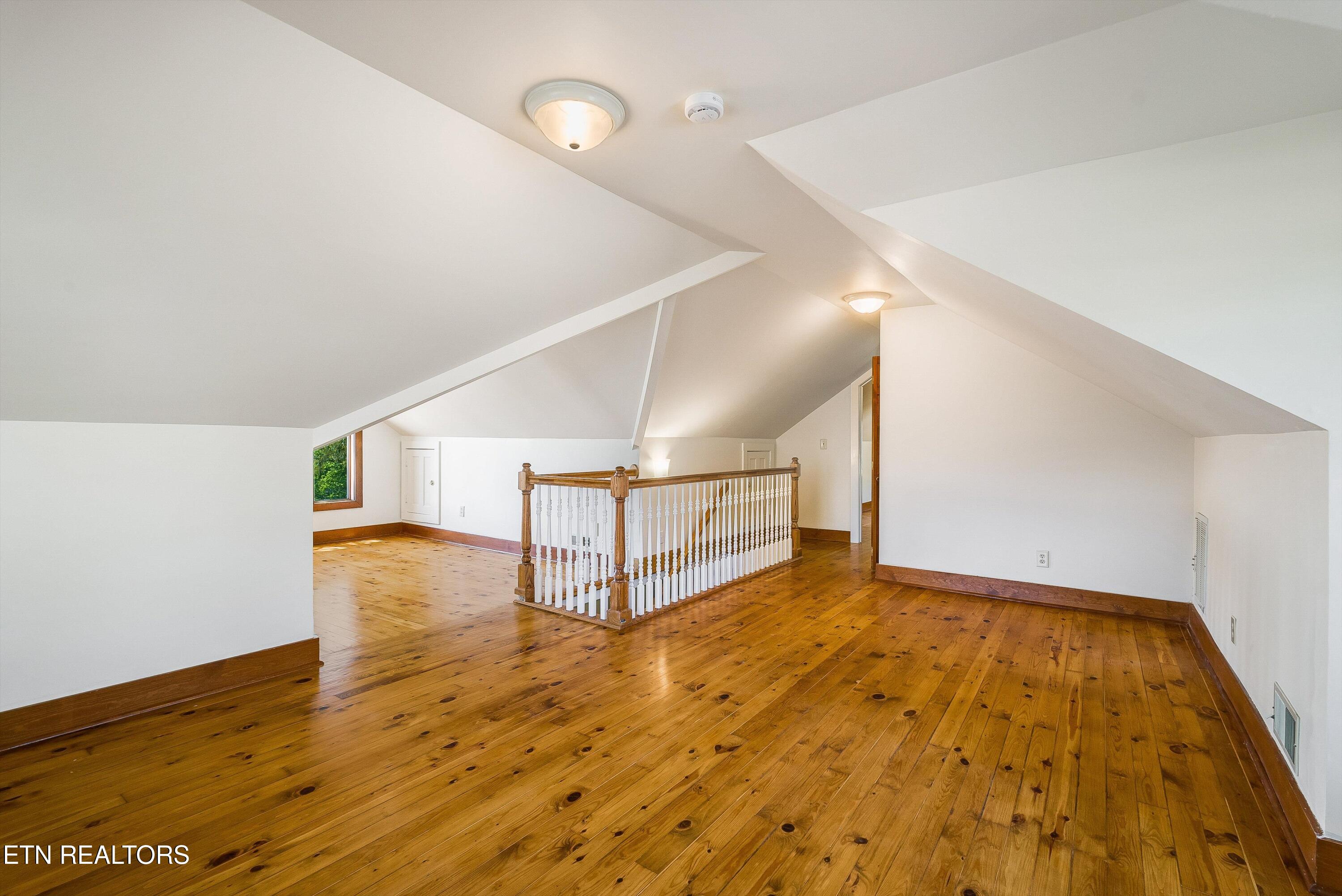 299 Zane Lane Lenoir City TN 37772