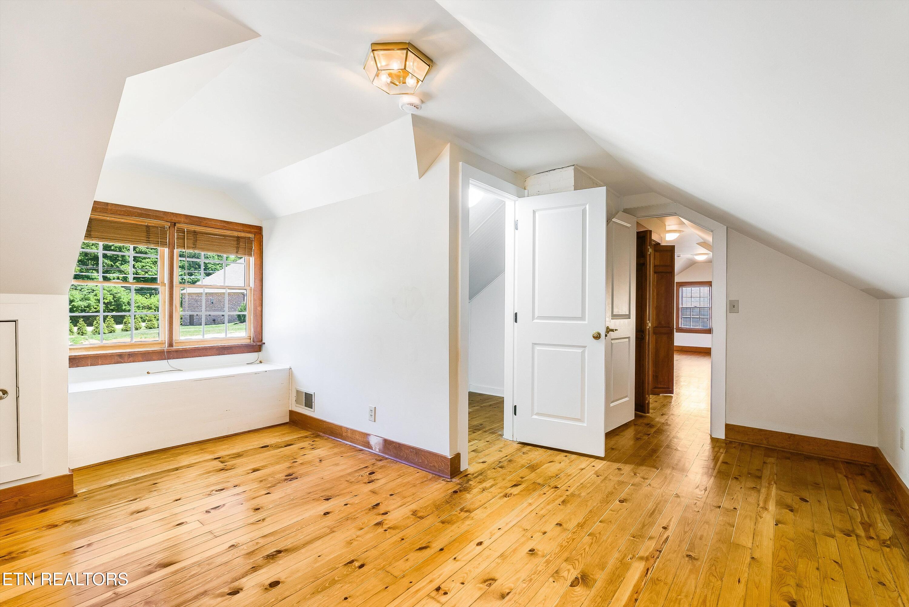 299 Zane Lane Lenoir City TN 37772