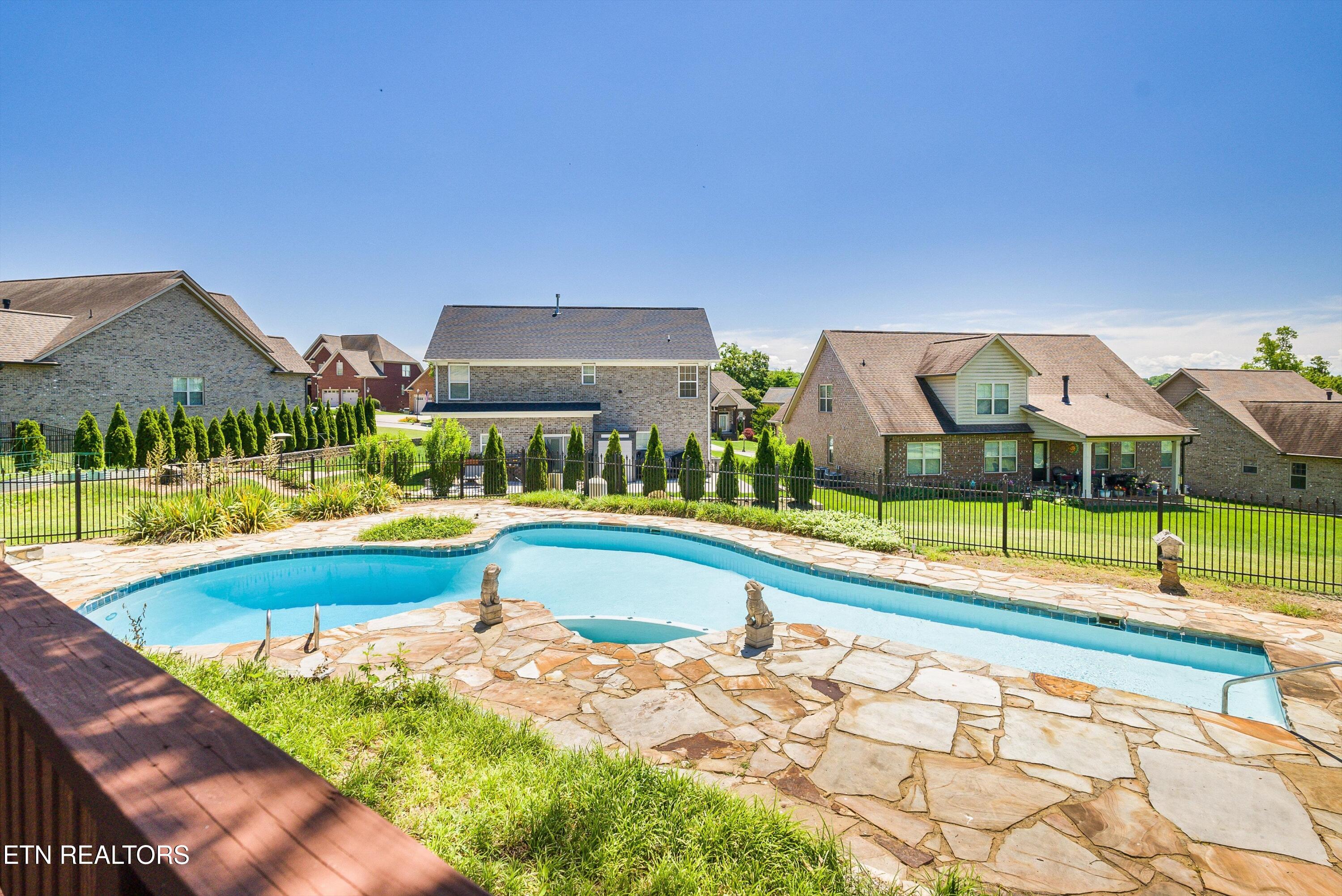 299 Zane Lane Lenoir City TN 37772