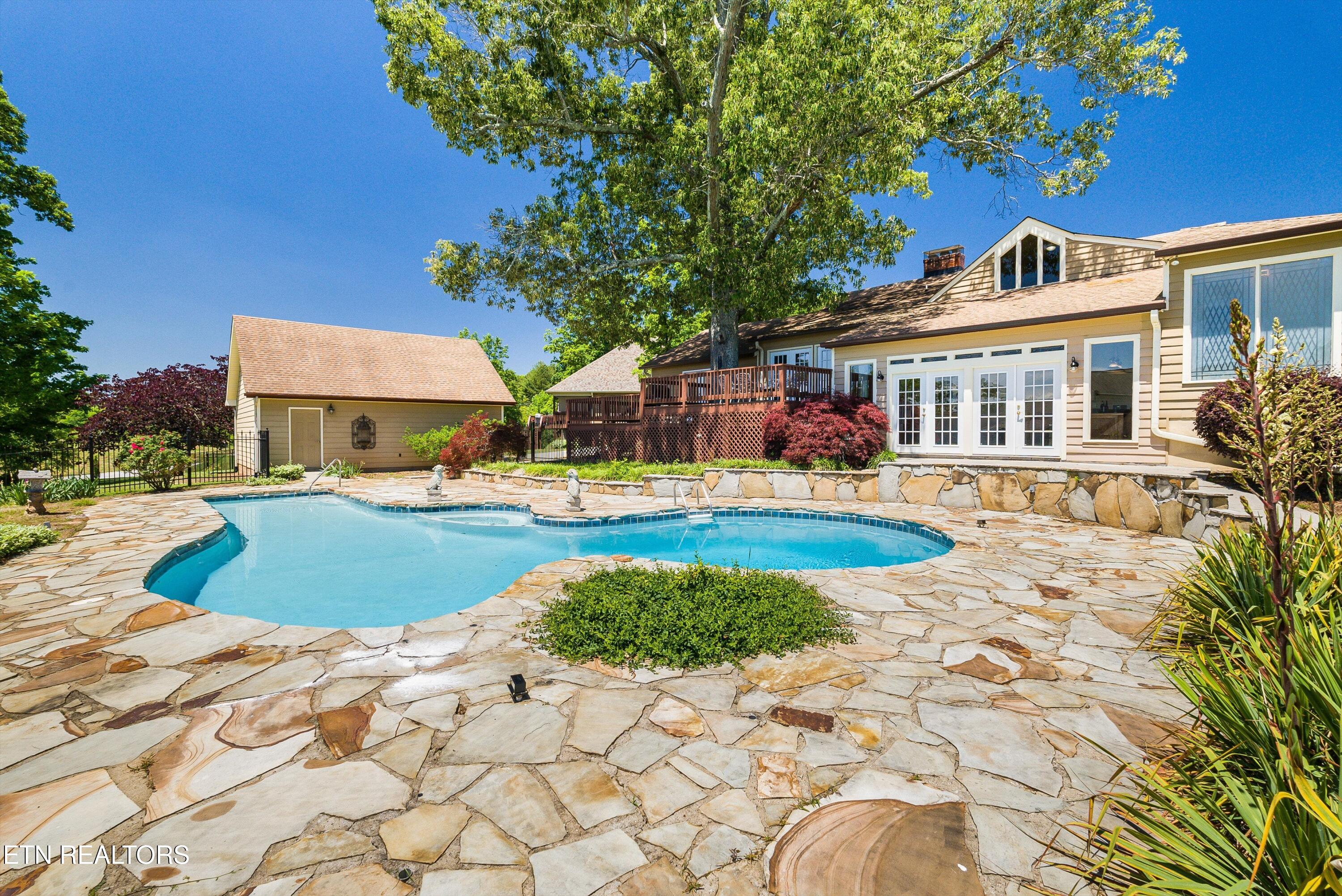 299 Zane Lane Lenoir City TN 37772