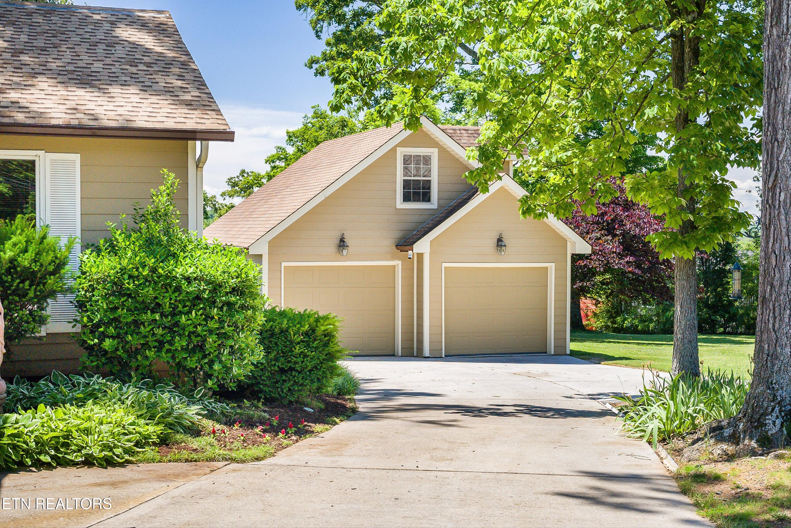 299 Zane Lane Lenoir City TN 37772