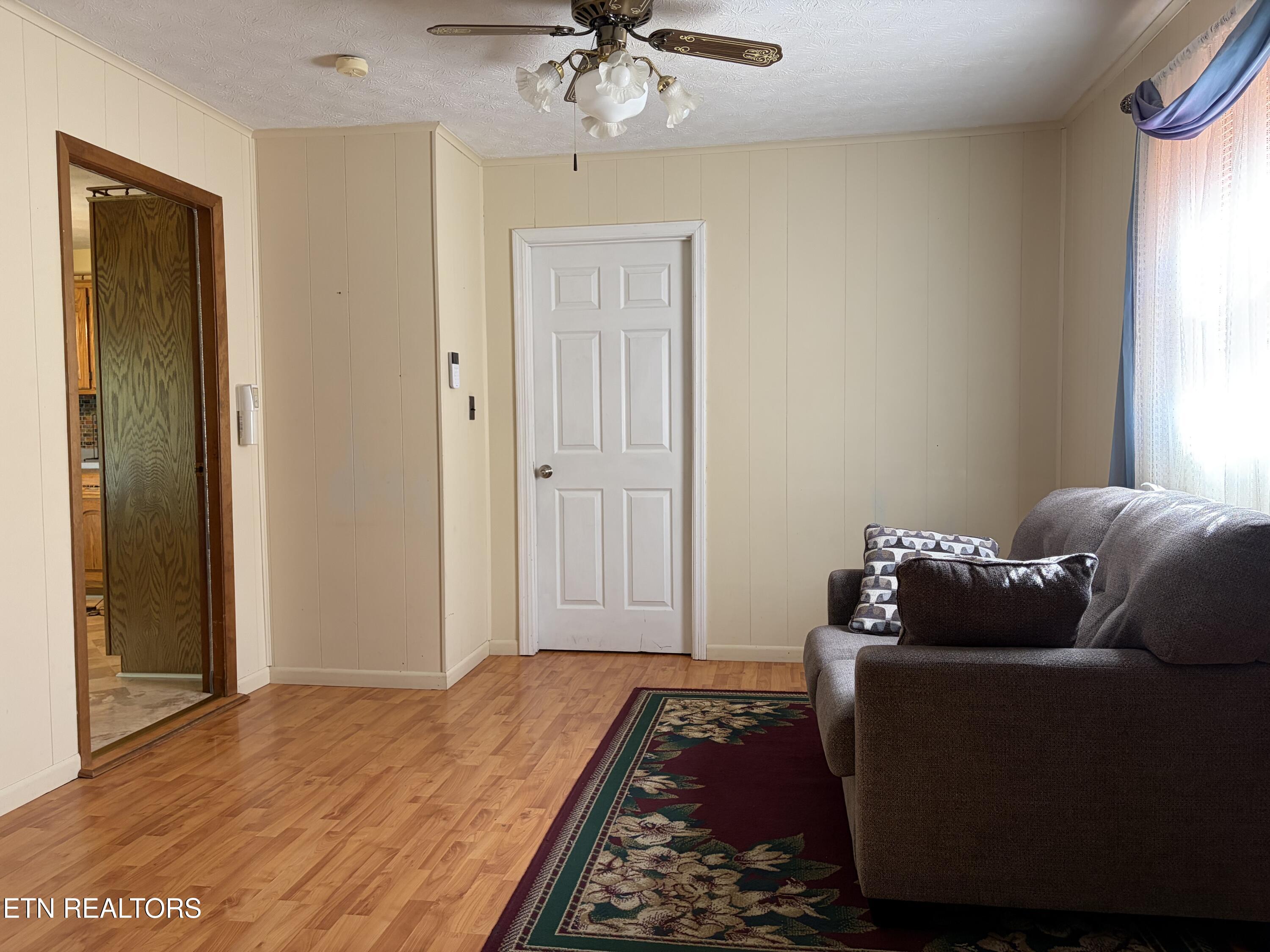 4422 Doris Circle Knoxville TN 37918