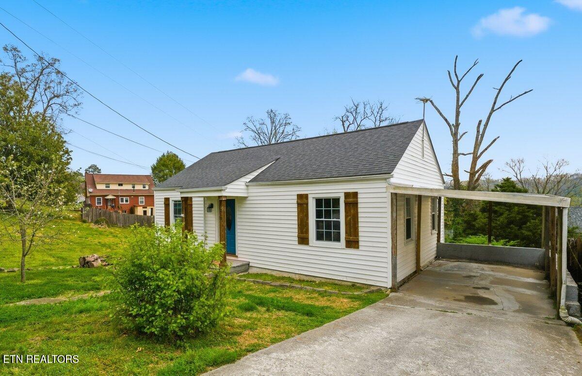 219 Pine Street Clinton TN 37716