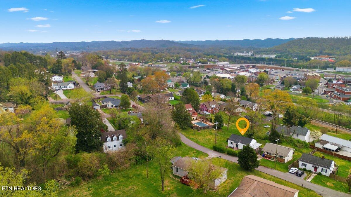 219 Pine Street Clinton TN 37716