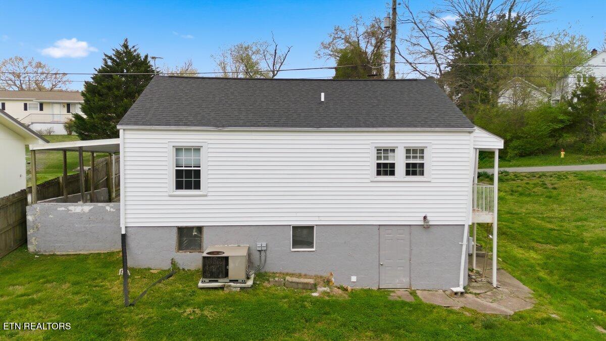 219 Pine Street Clinton TN 37716