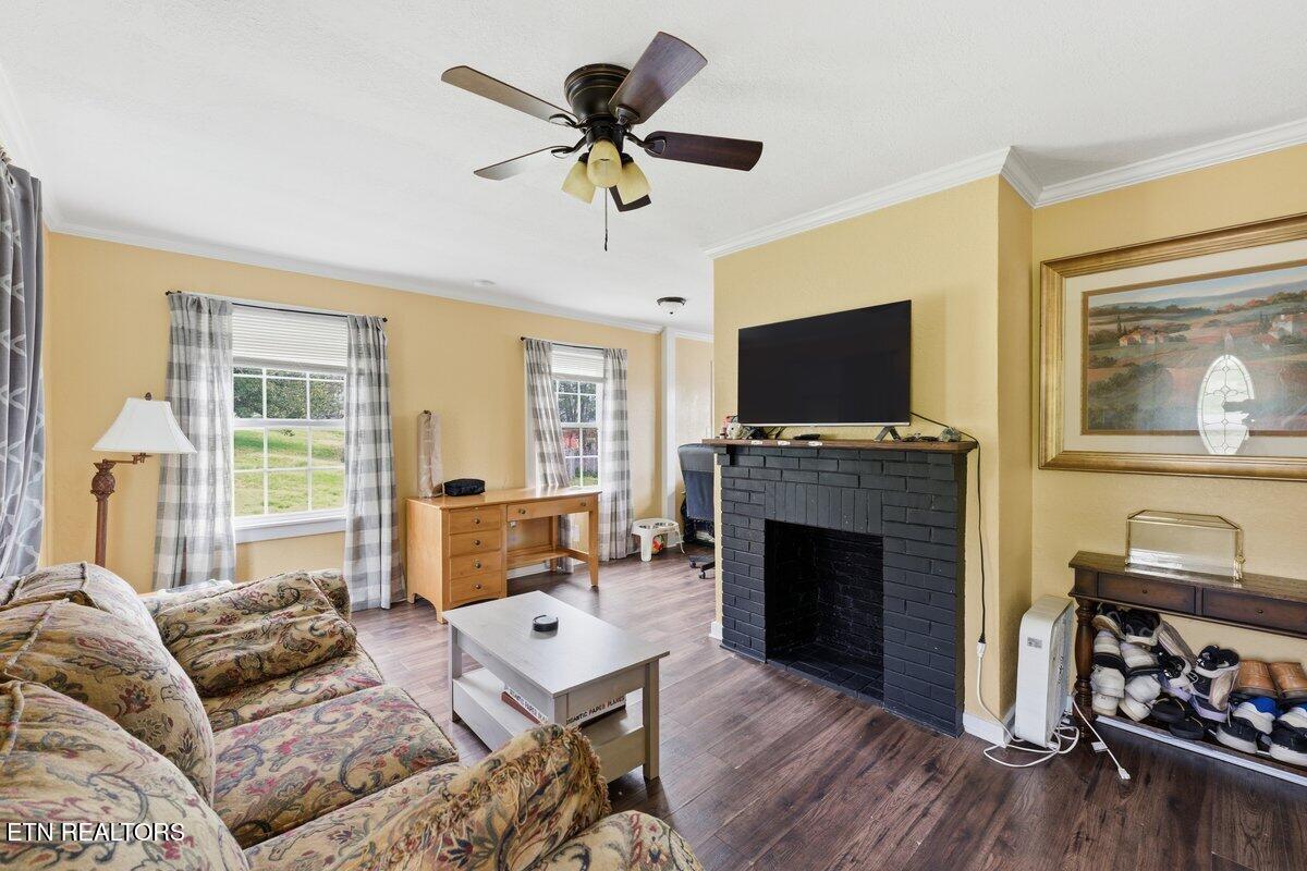 219 Pine Street Clinton TN 37716