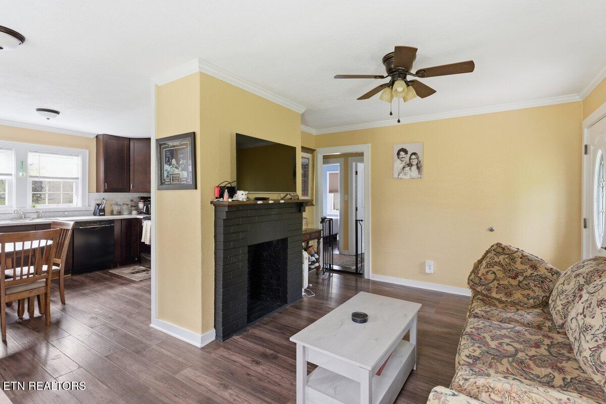 219 Pine Street Clinton TN 37716