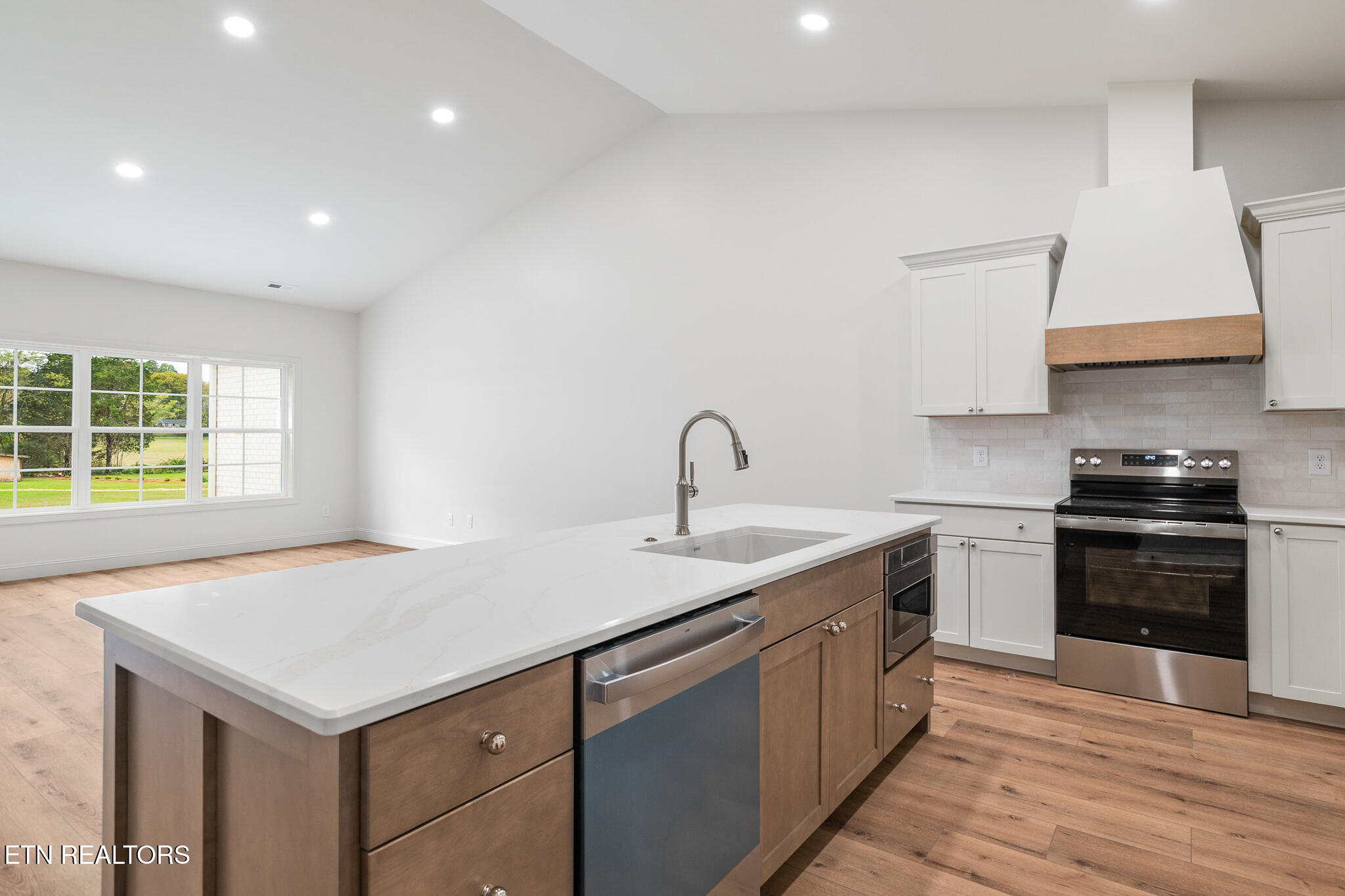 107 Alpine Drive Clinton TN 37716