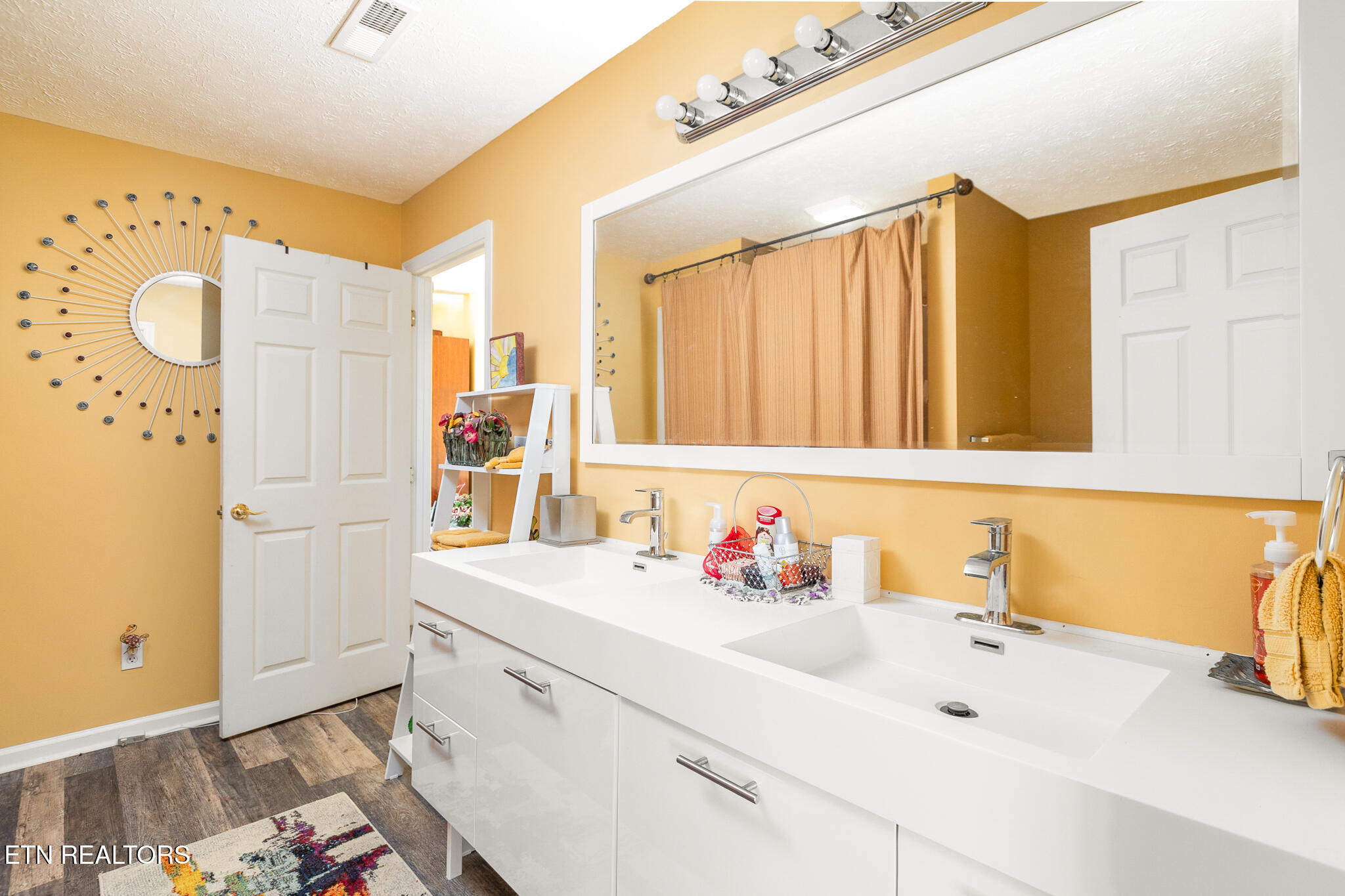 926 Hilltop Lane Kodak TN 37764