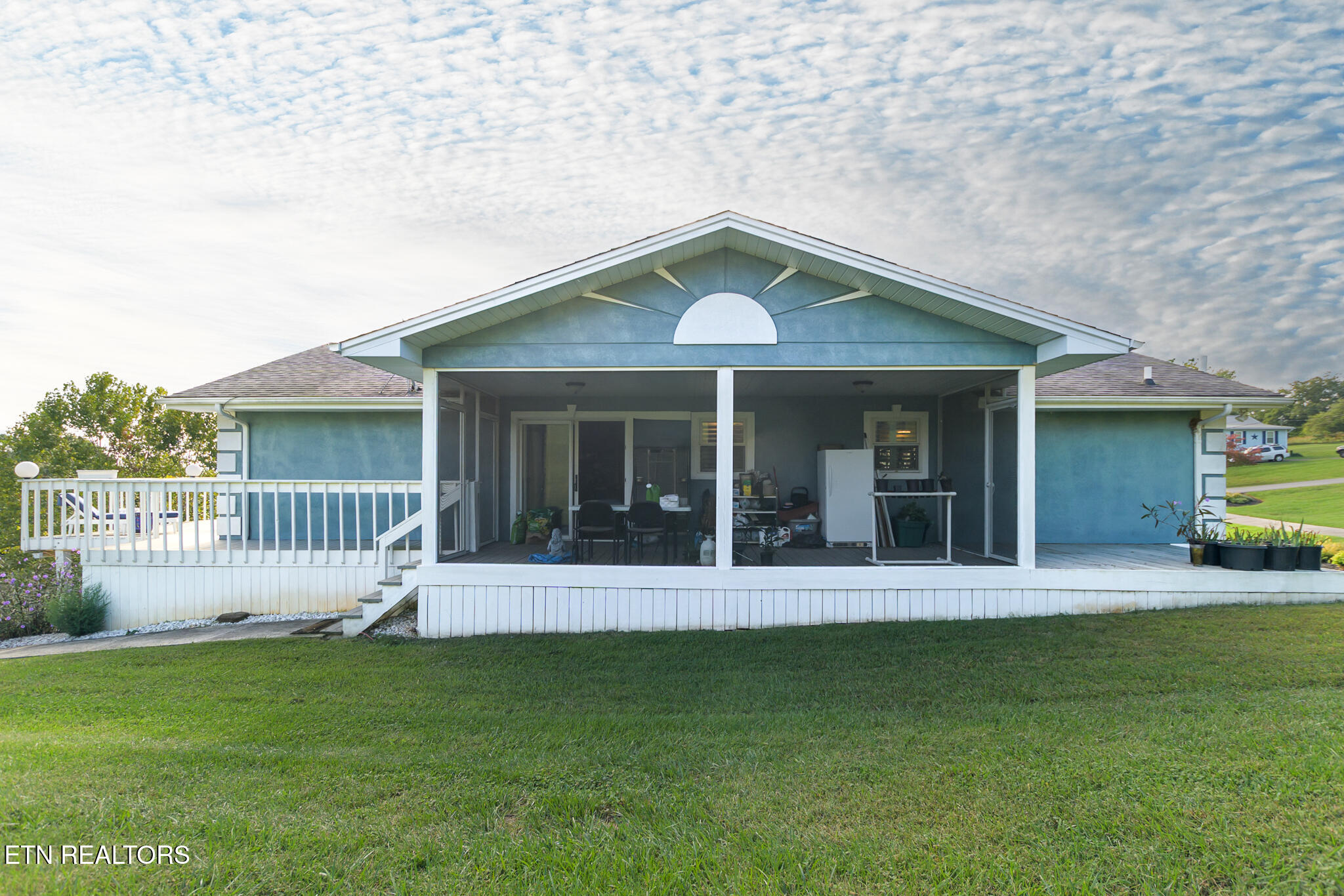 926 Hilltop Lane Kodak TN 37764