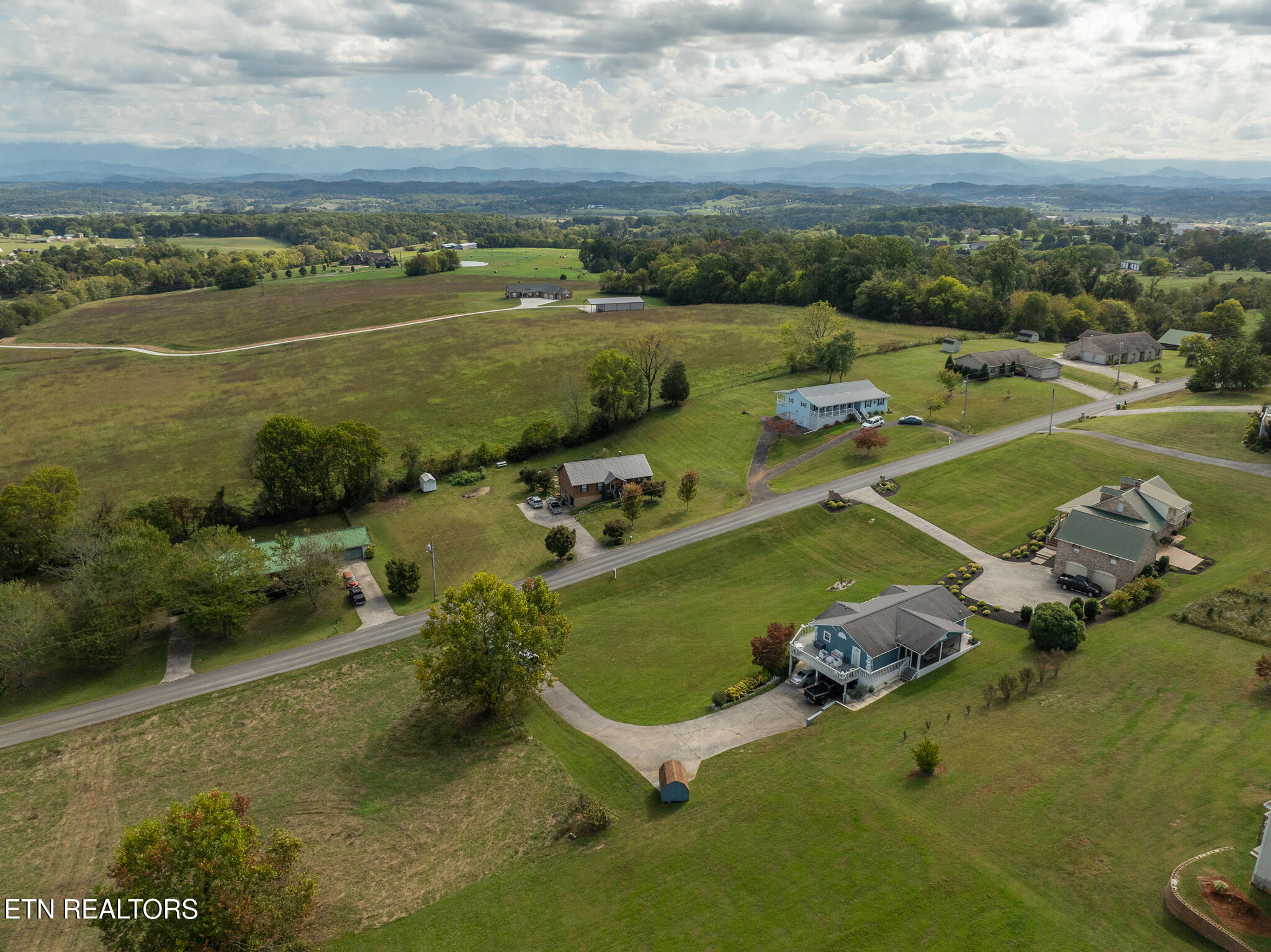926 Hilltop Lane Kodak TN 37764