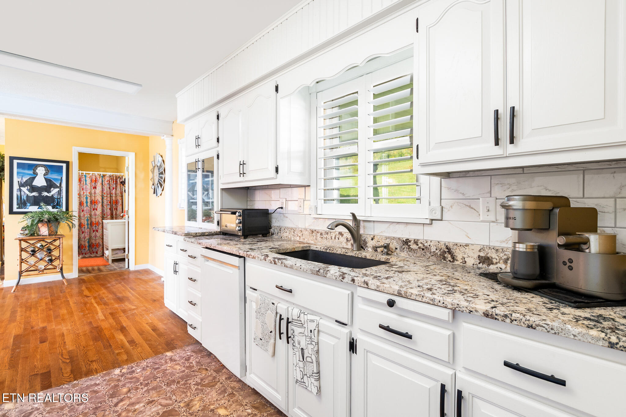 926 Hilltop Lane Kodak TN 37764