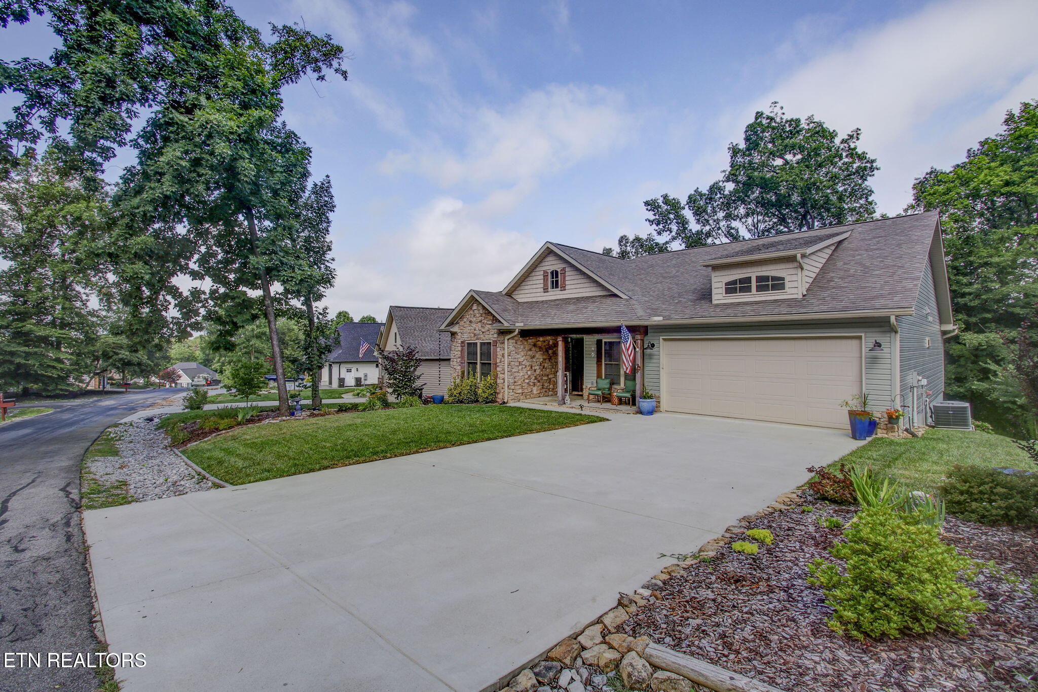 216 Mialaquo Circle Loudon TN 37774