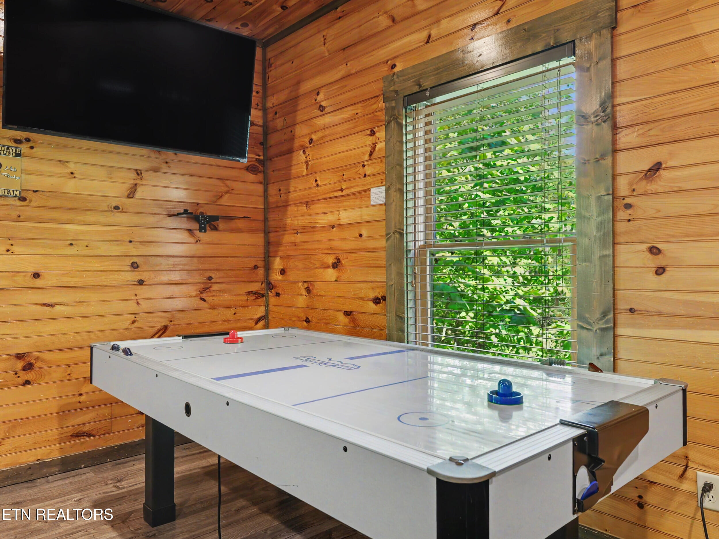 831 Spirit Loop Way Gatlinburg TN 37738