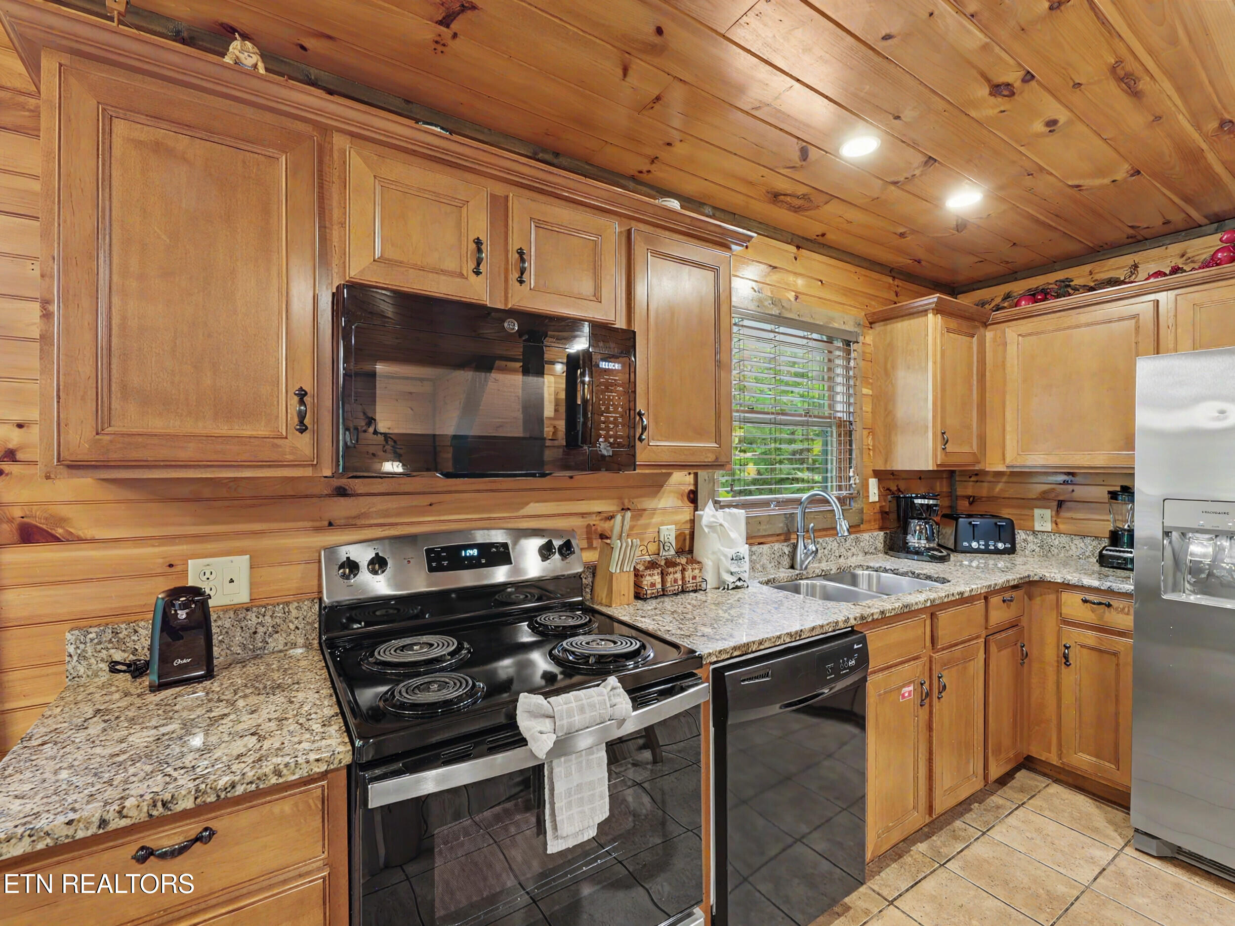 831 Spirit Loop Way Gatlinburg TN 37738