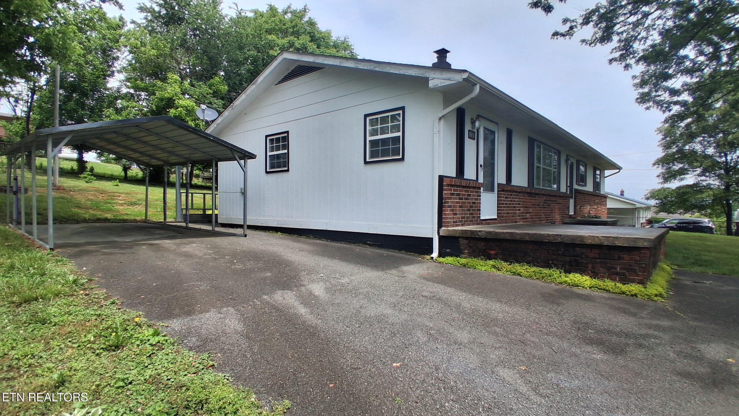 106 Walnut Street New Tazewell TN 37825