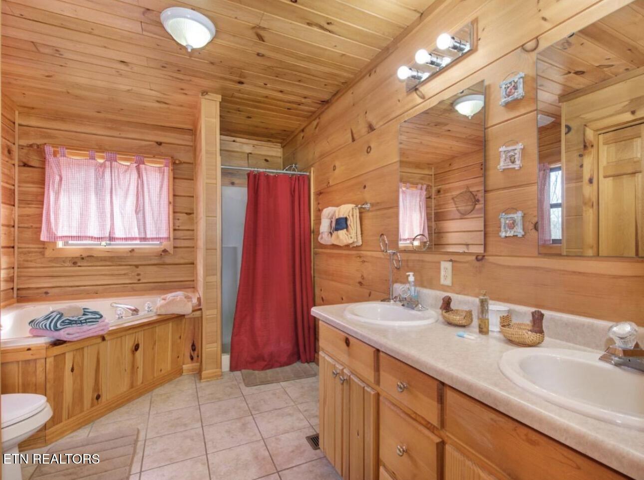 2145 Stillhouse Road Dandridge TN 37725