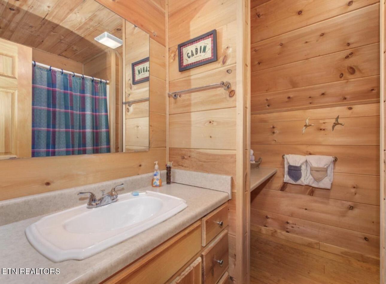 2145 Stillhouse Road Dandridge TN 37725