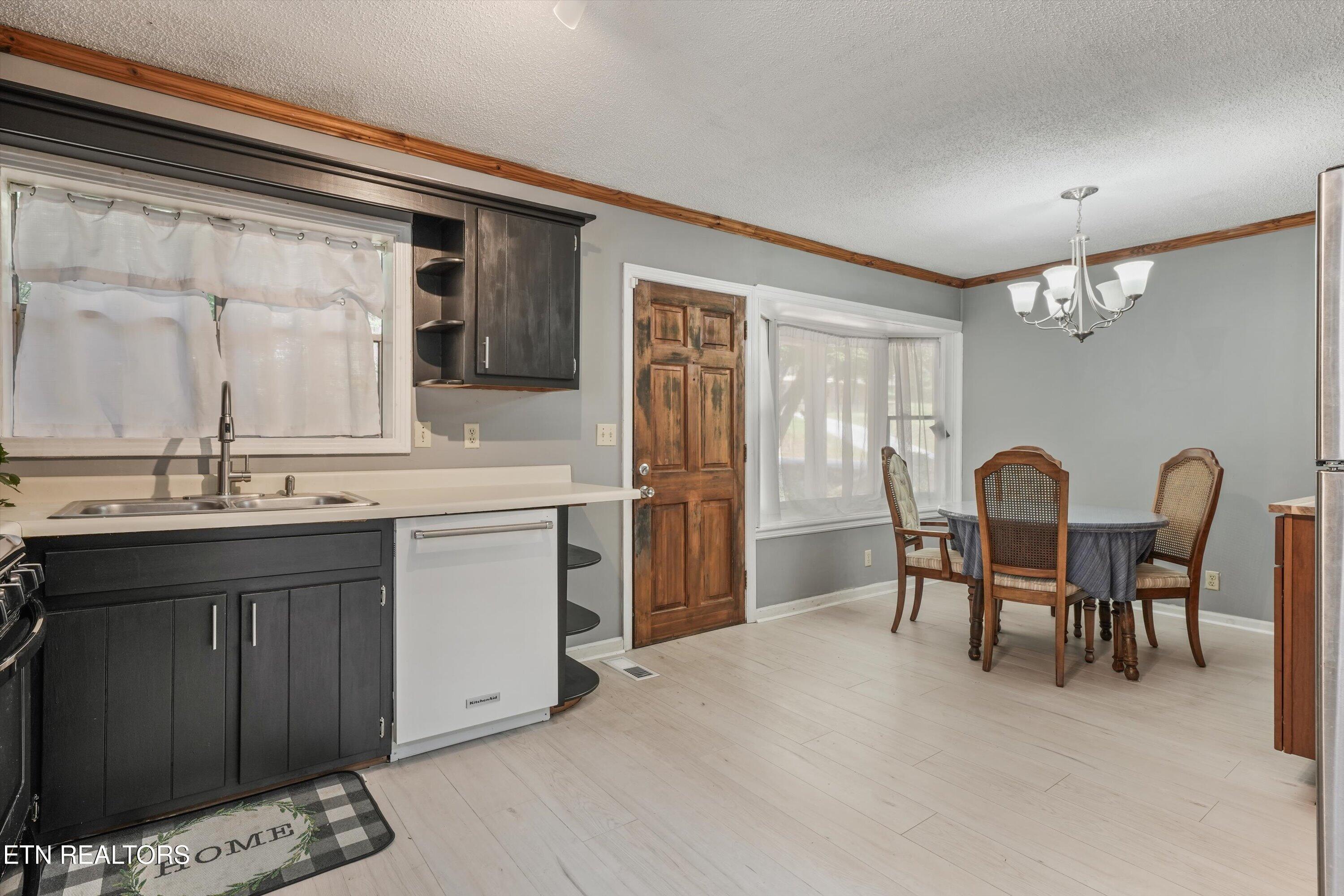 303 W Outer Drive Oak Ridge TN 37830