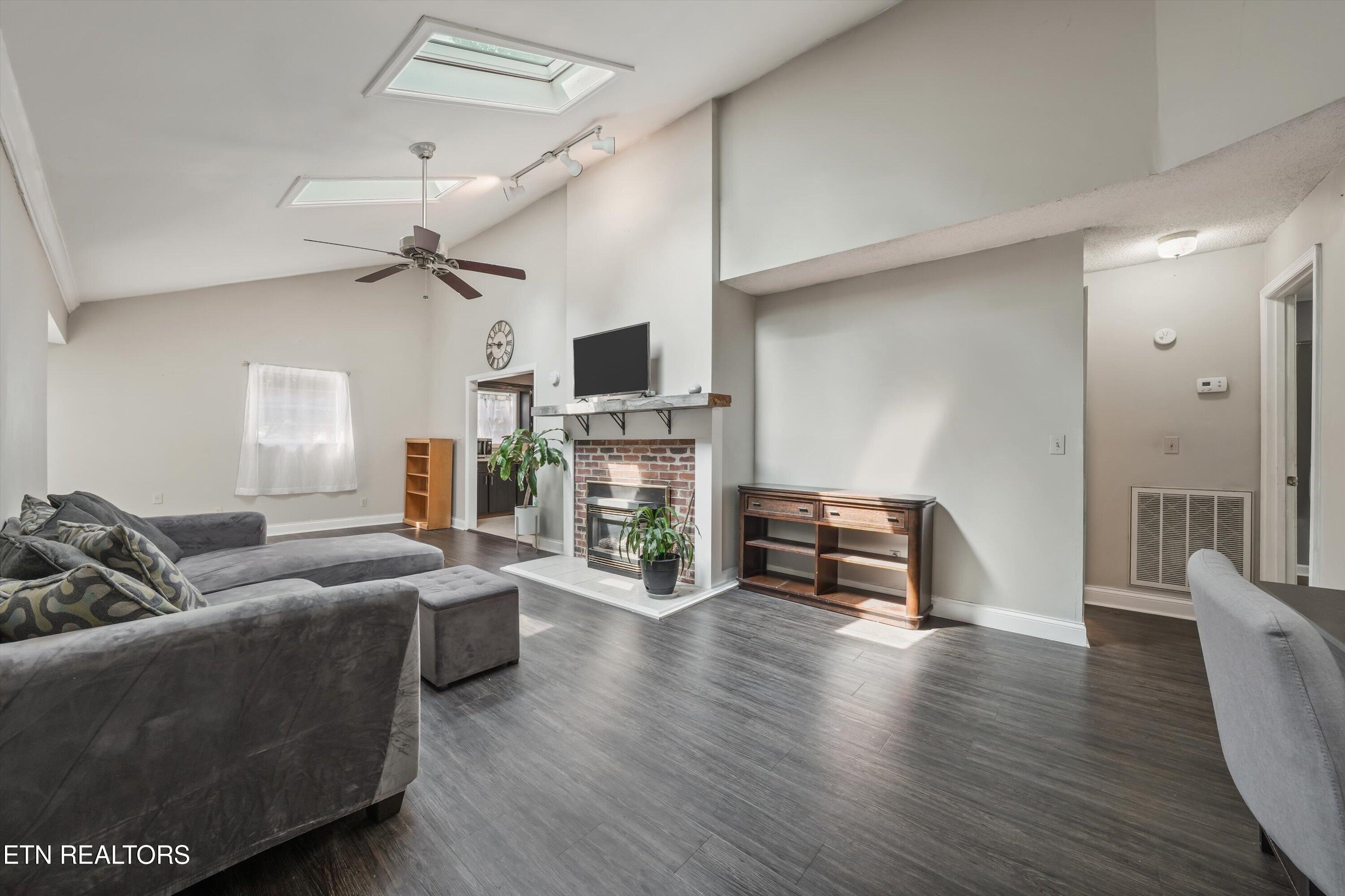 303 W Outer Drive Oak Ridge TN 37830
