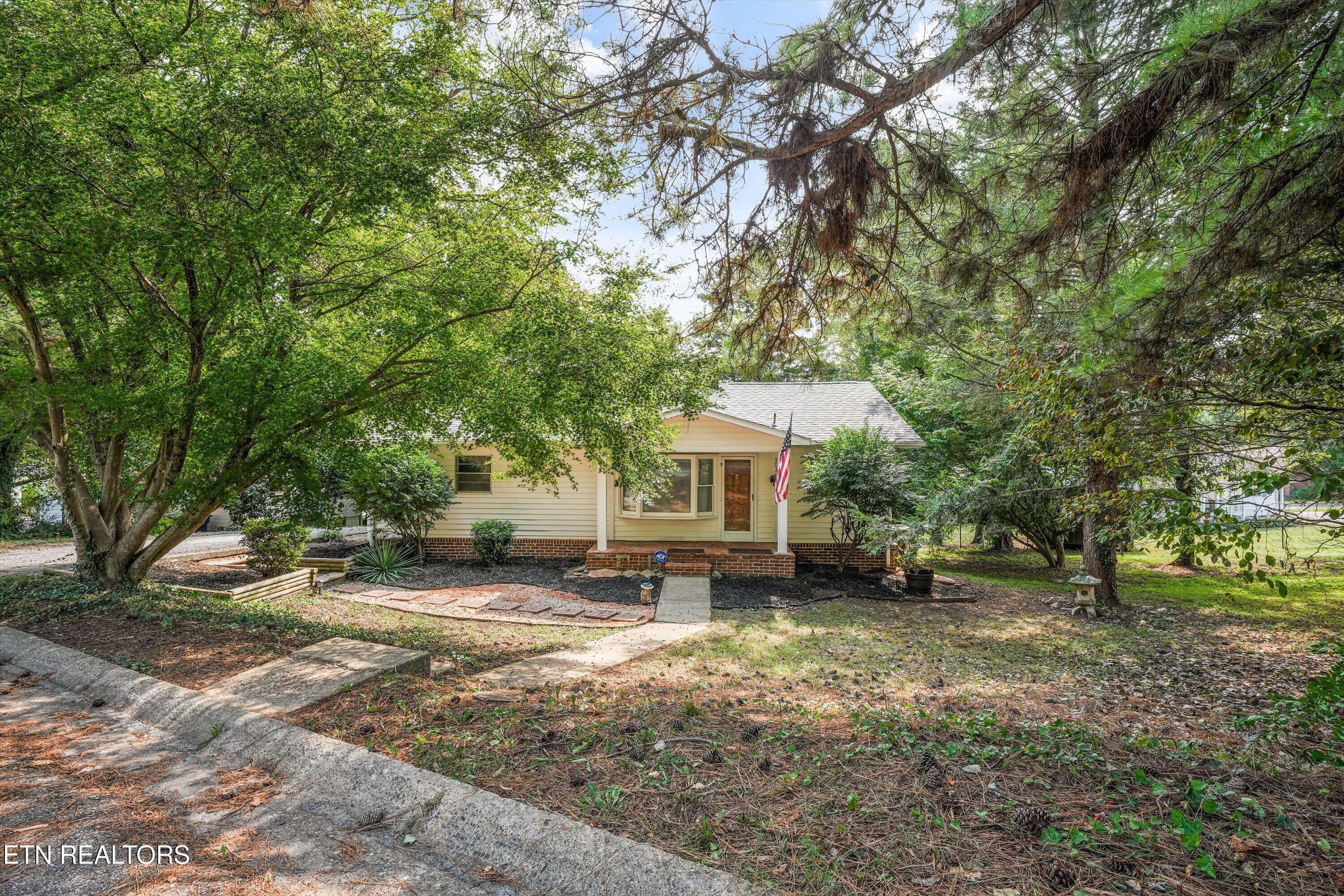 303 W Outer Drive Oak Ridge TN 37830
