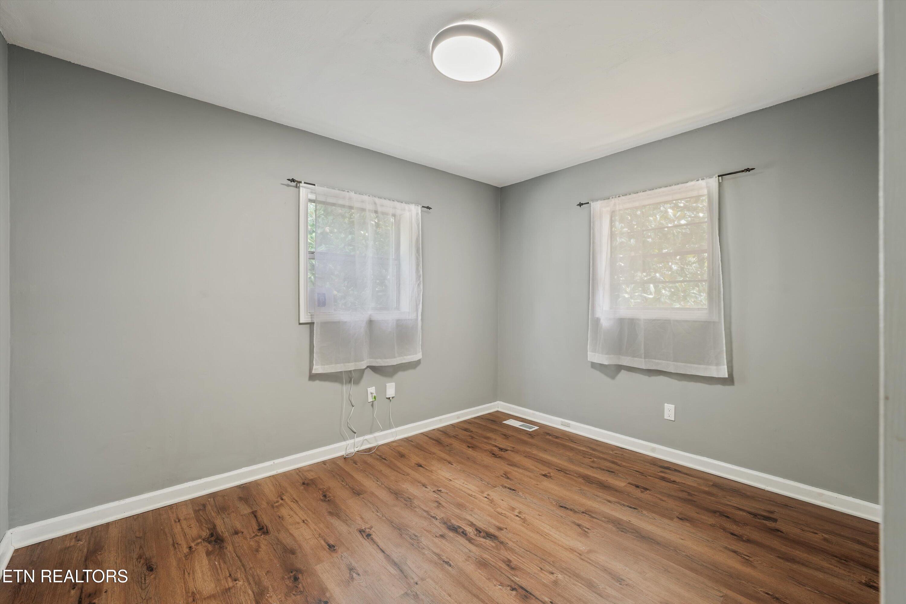 303 W Outer Drive Oak Ridge TN 37830