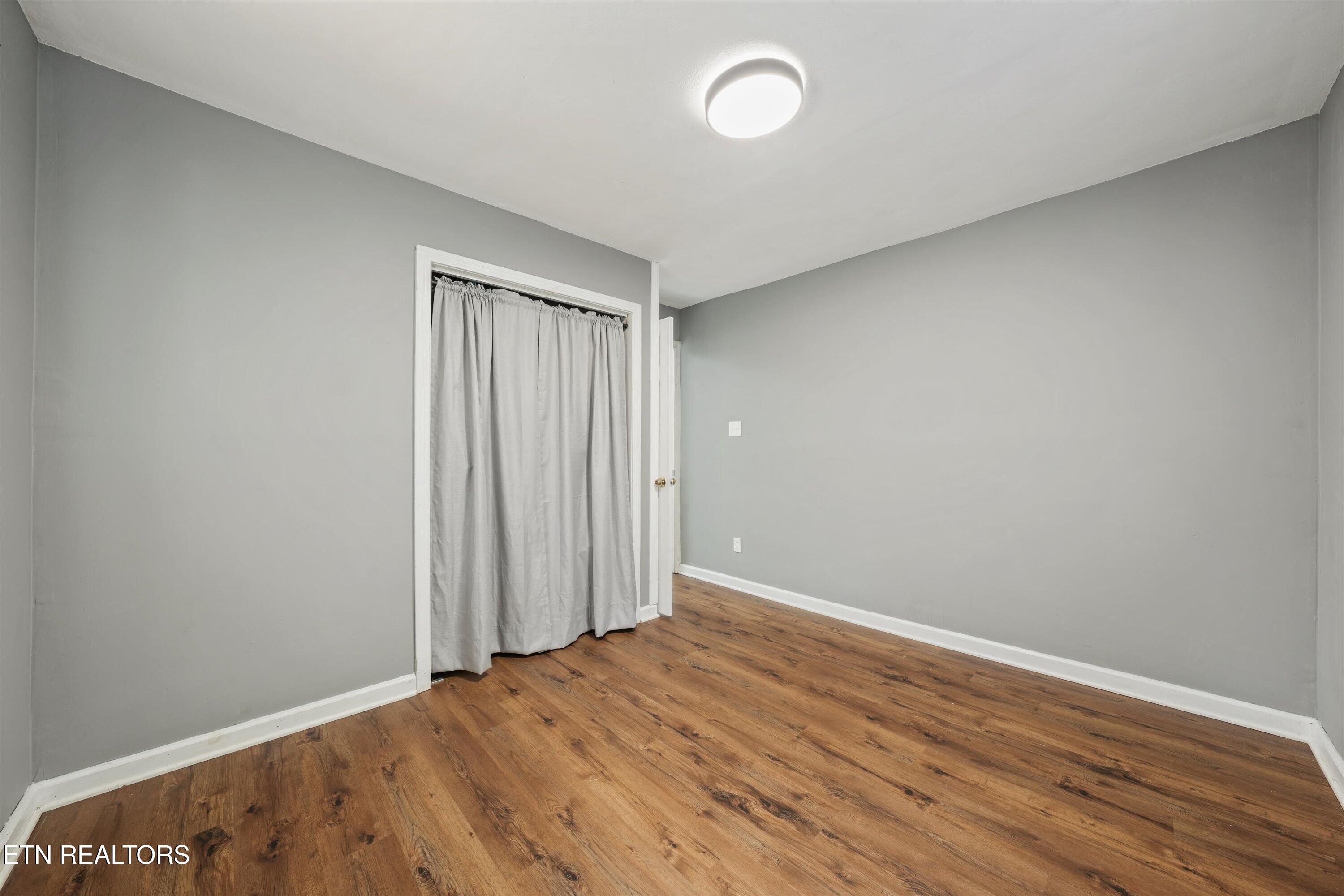 303 W Outer Drive Oak Ridge TN 37830