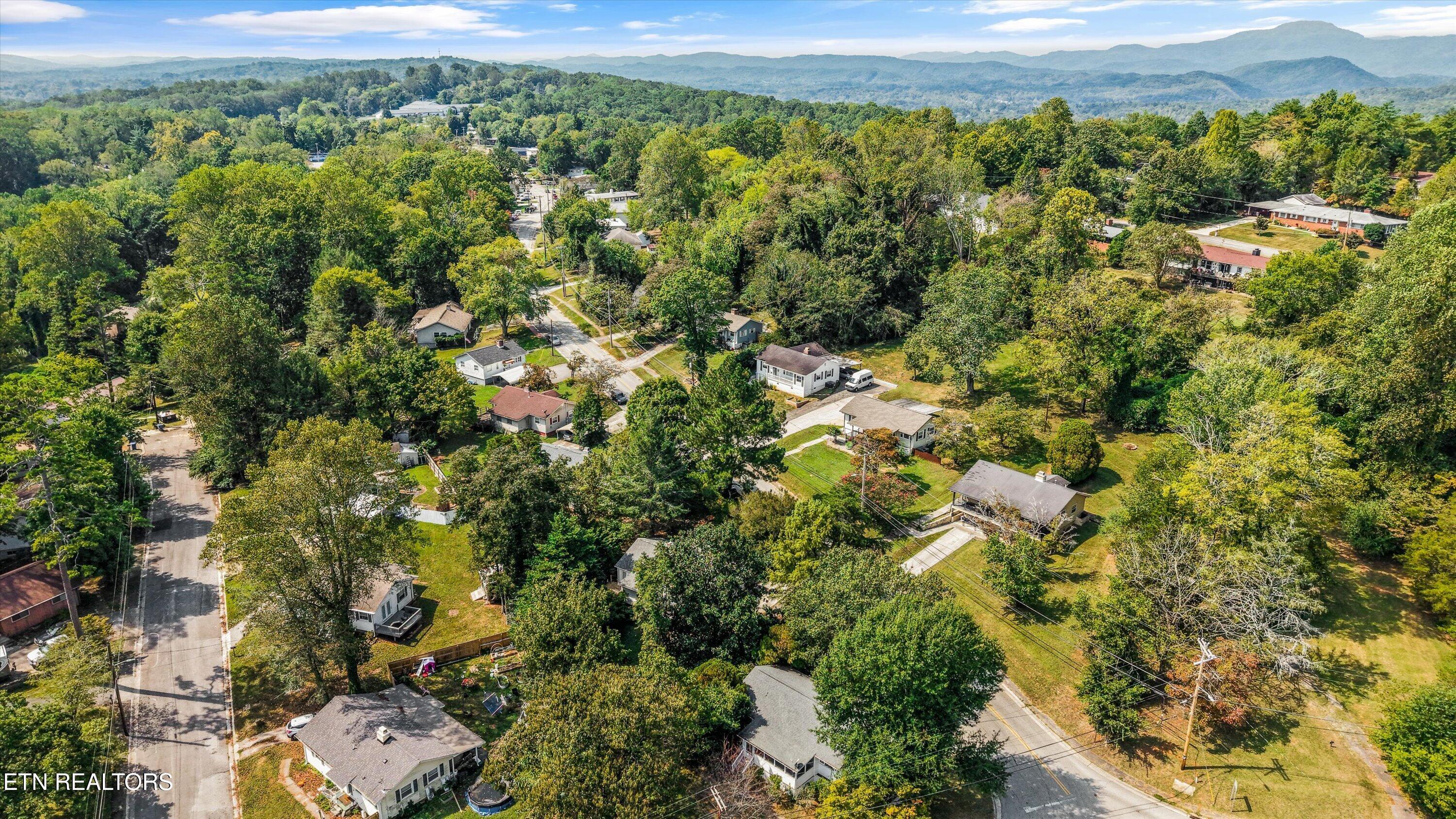 303 W Outer Drive Oak Ridge TN 37830