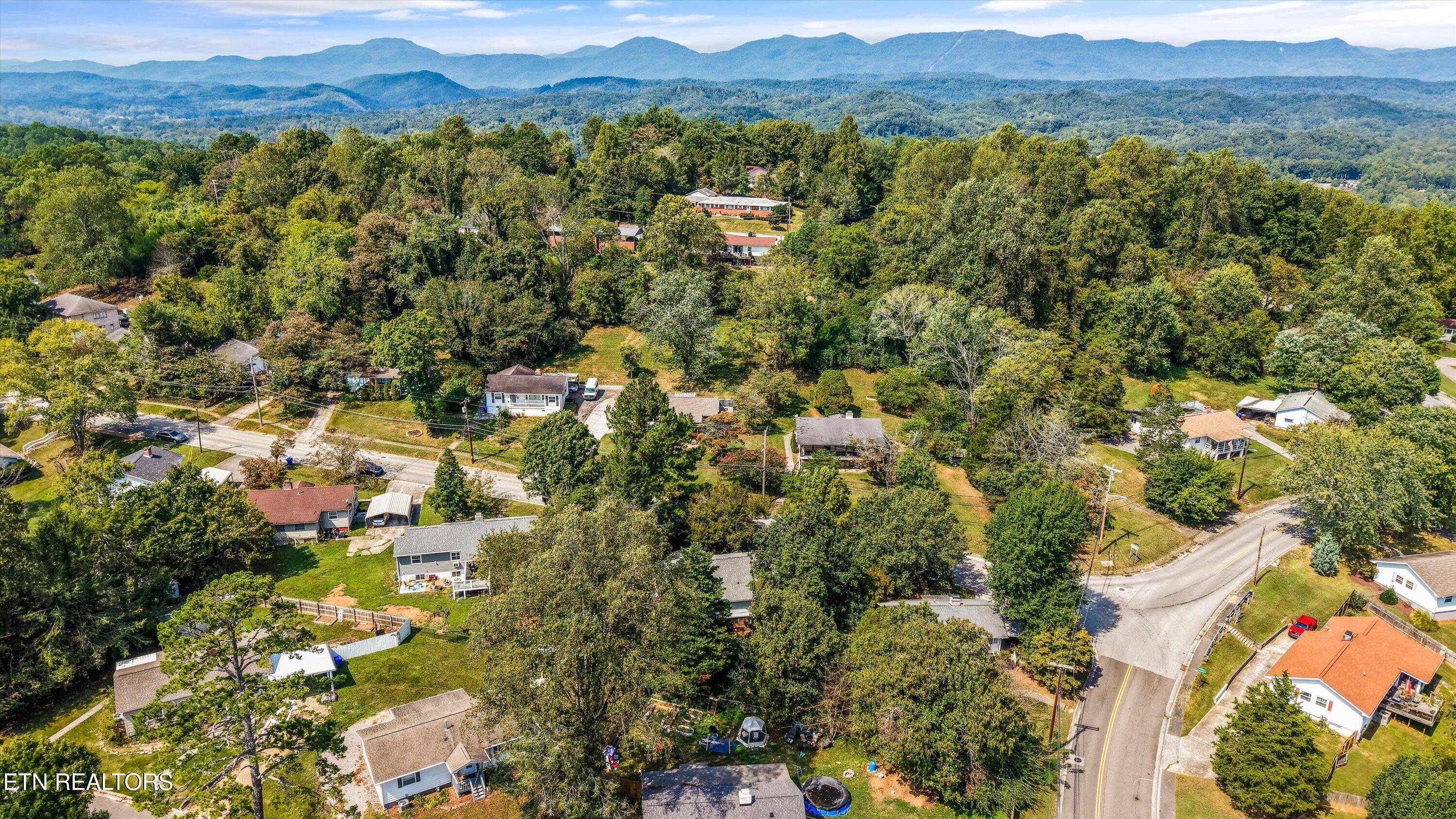 303 W Outer Drive Oak Ridge TN 37830