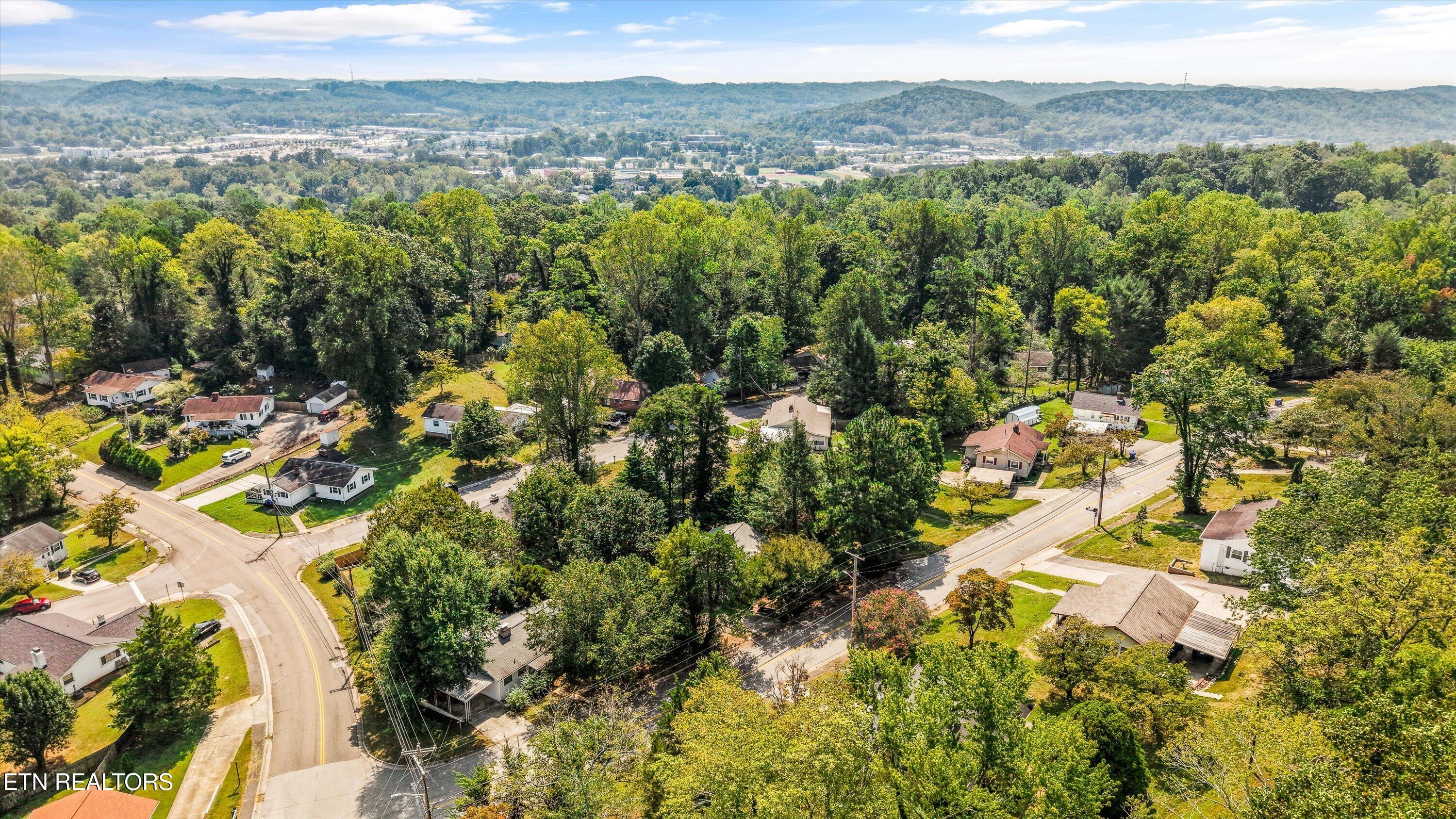 303 W Outer Drive Oak Ridge TN 37830