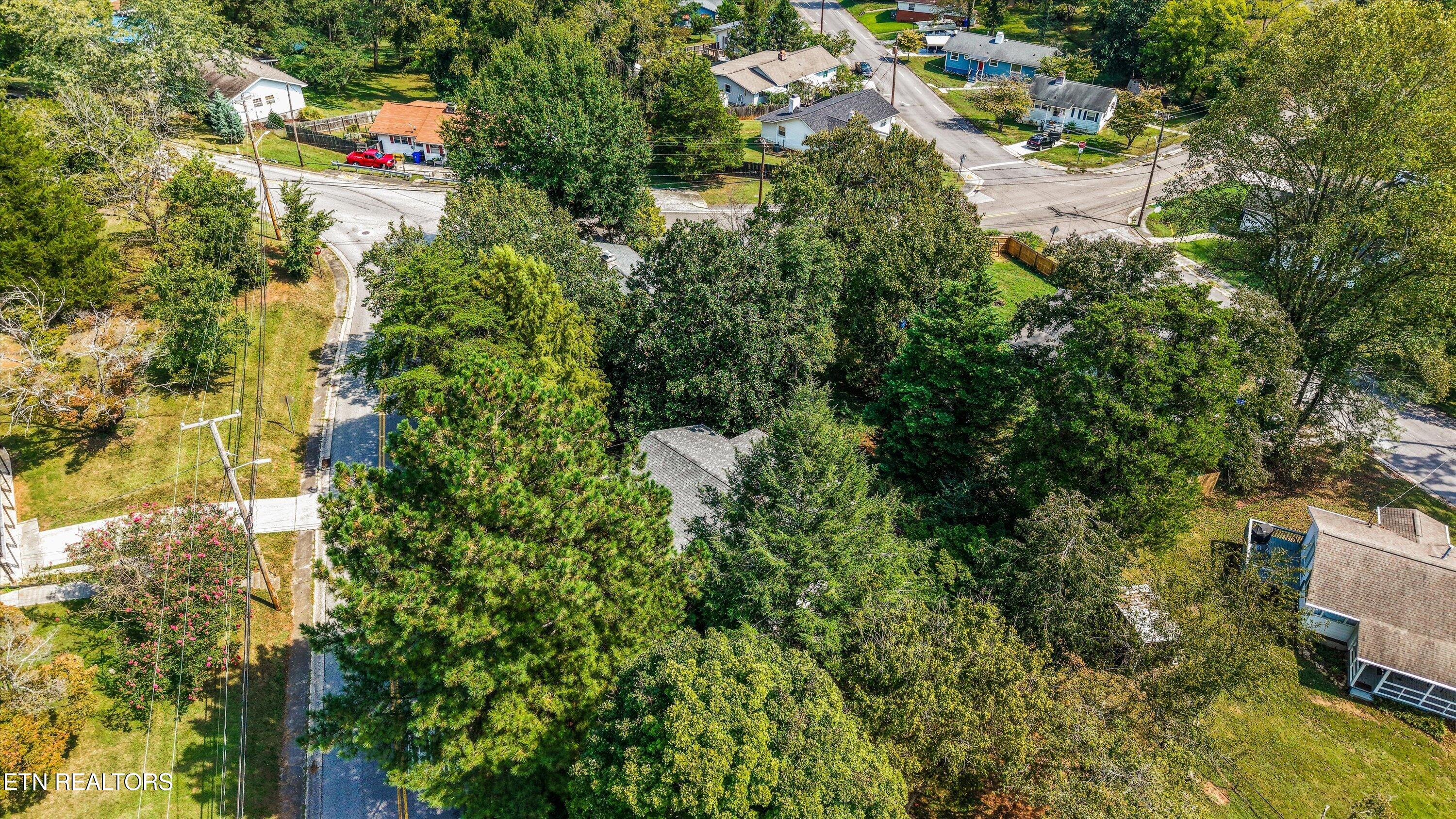 303 W Outer Drive Oak Ridge TN 37830