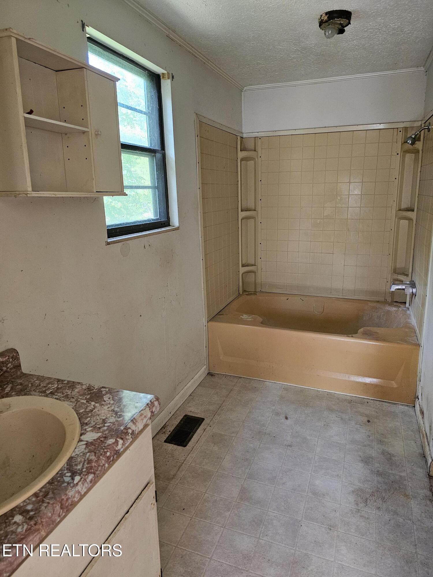341 Warwick Lane Maynardville TN 37807