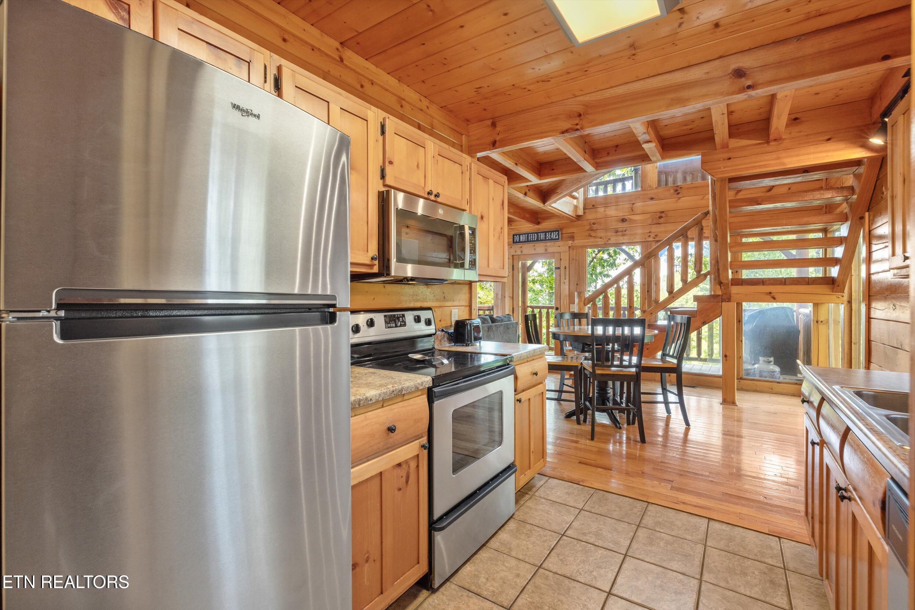 1109 Autumn Path Way Sevierville TN 37862