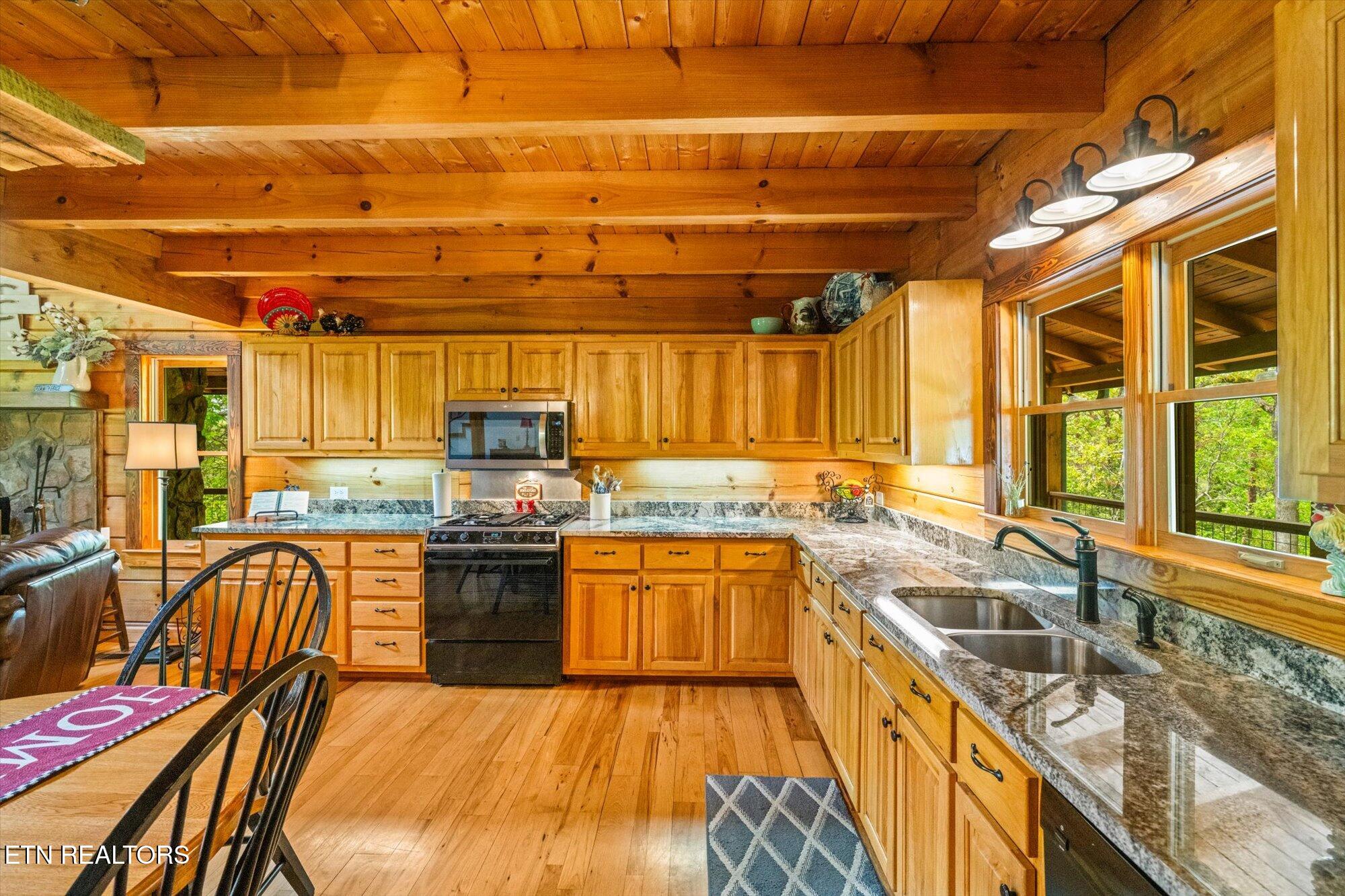 761 N Knob Creek Road Seymour TN 37865