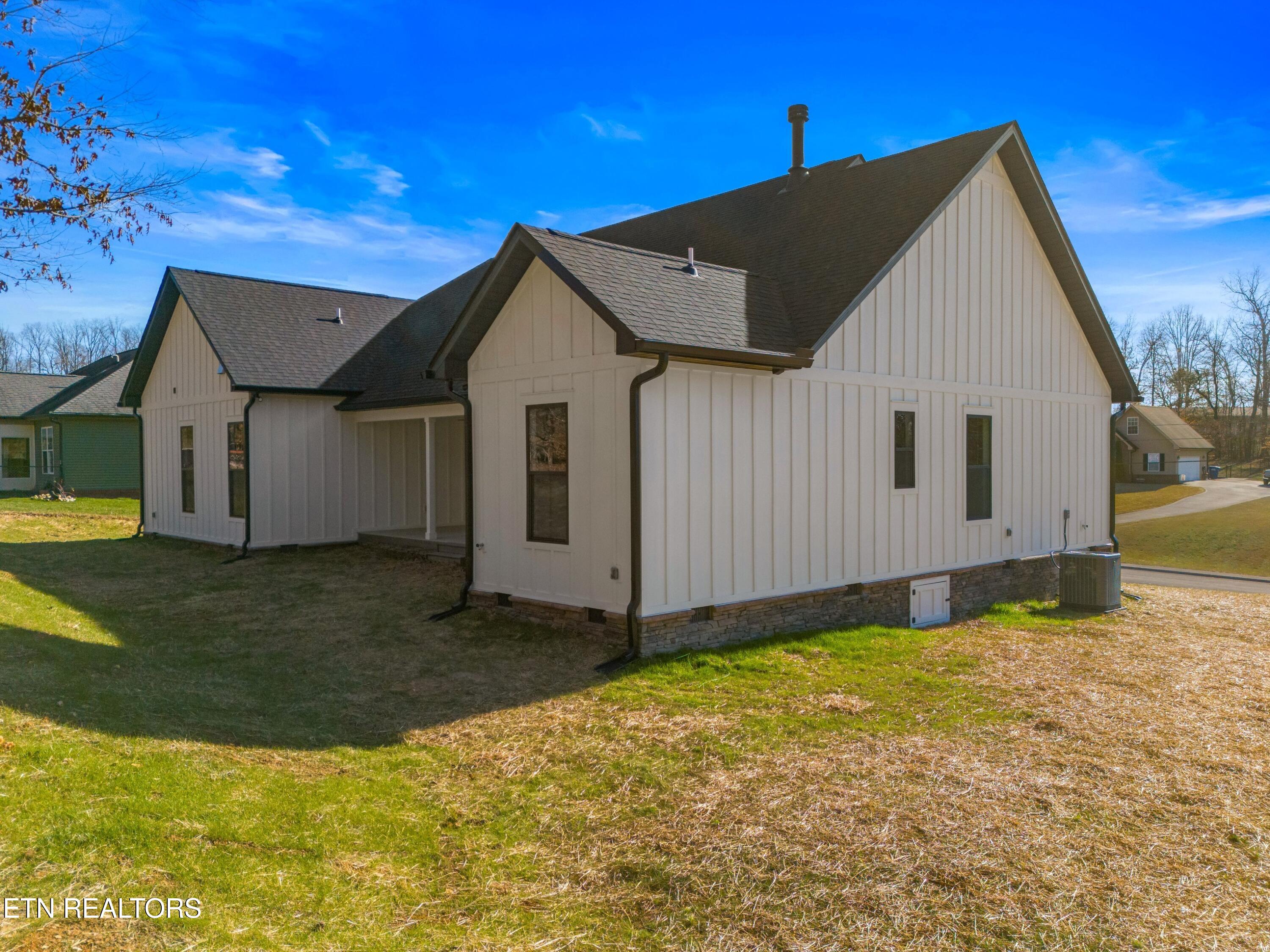 932 Bob O Drive Dandridge TN 37725