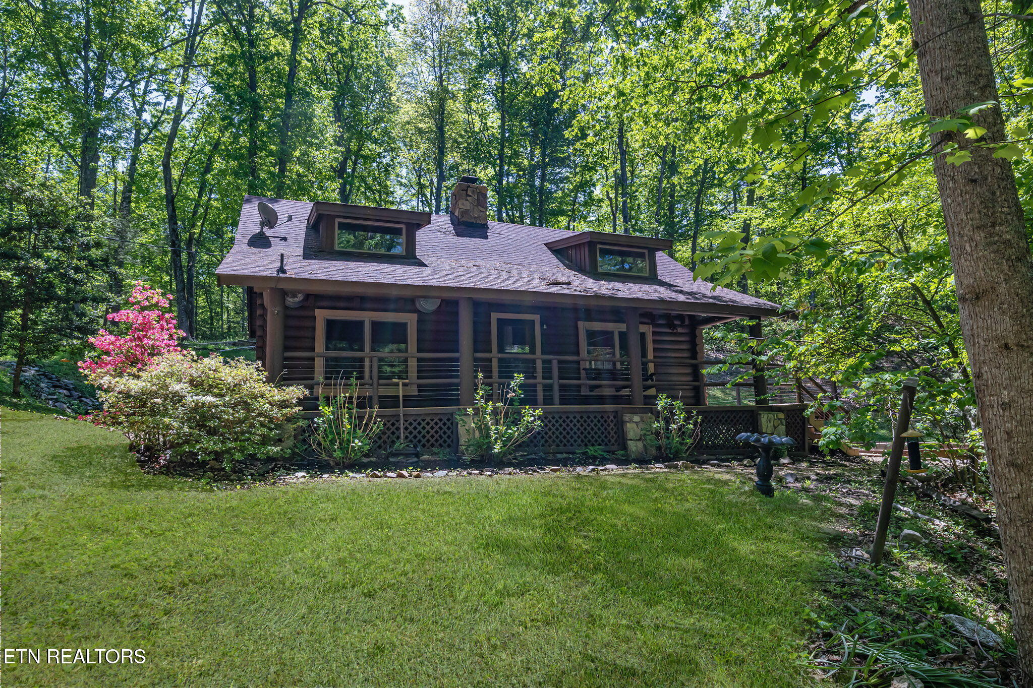 4360 Lakeshore Avenue Sevierville TN 37876