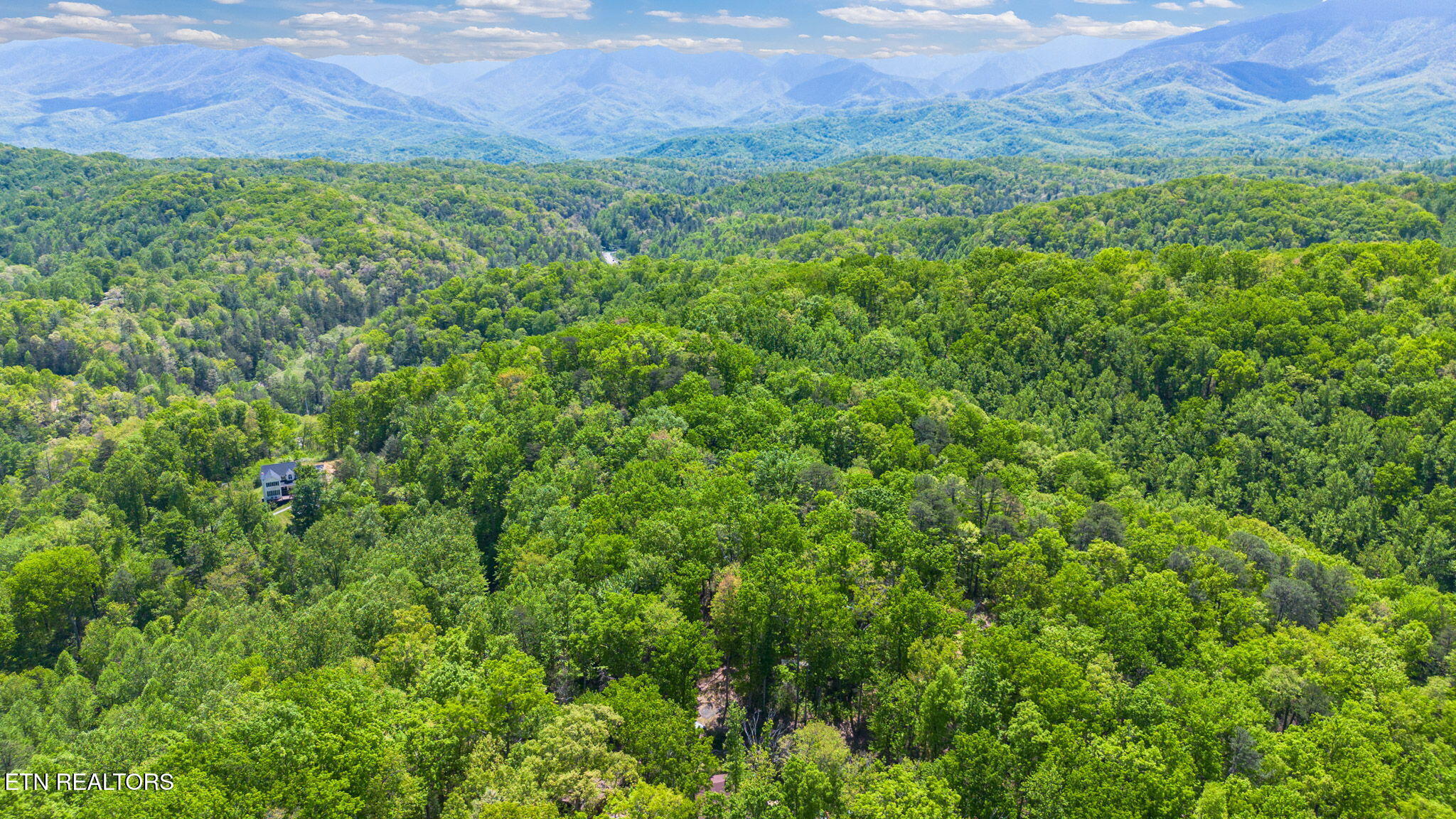 4360 Lakeshore Avenue Sevierville TN 37876