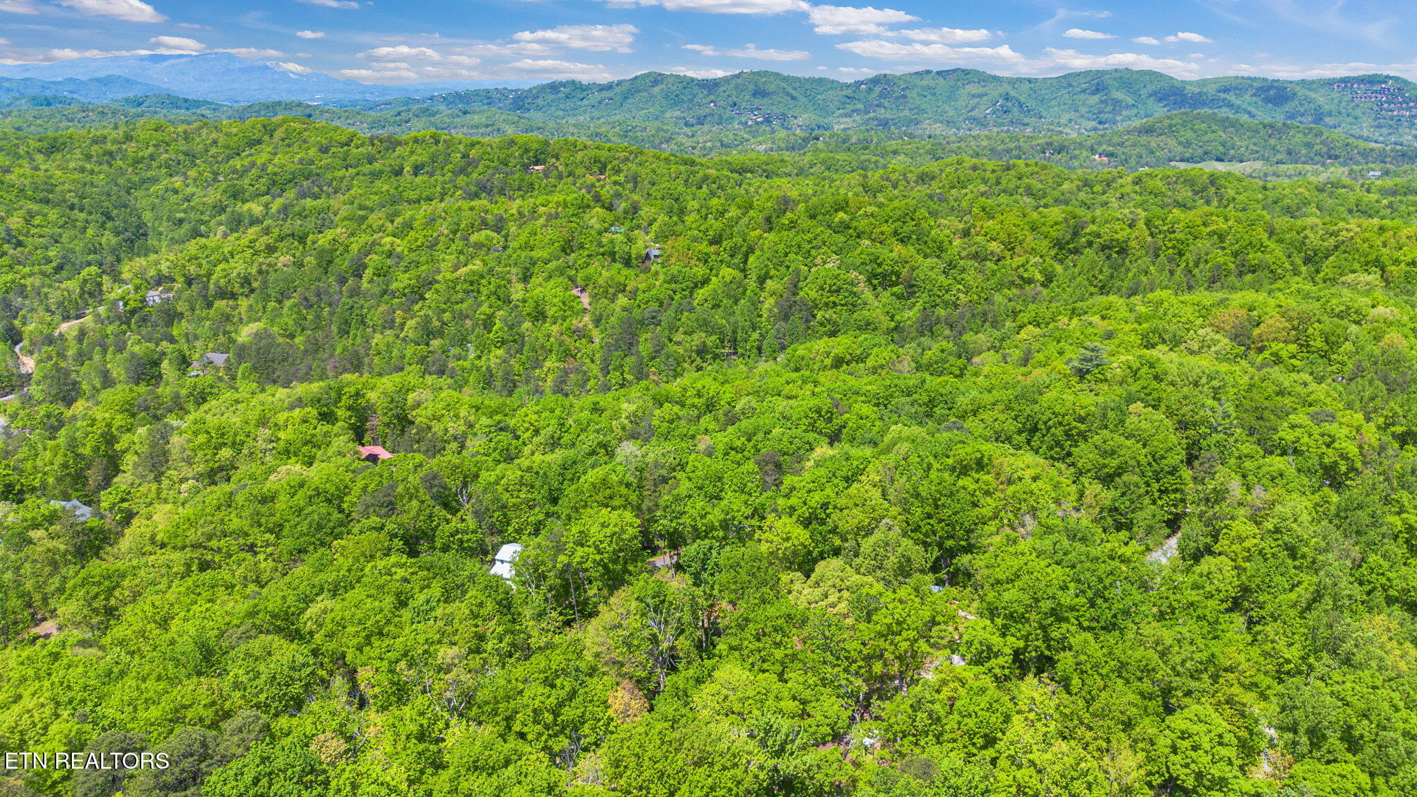 4360 Lakeshore Avenue Sevierville TN 37876