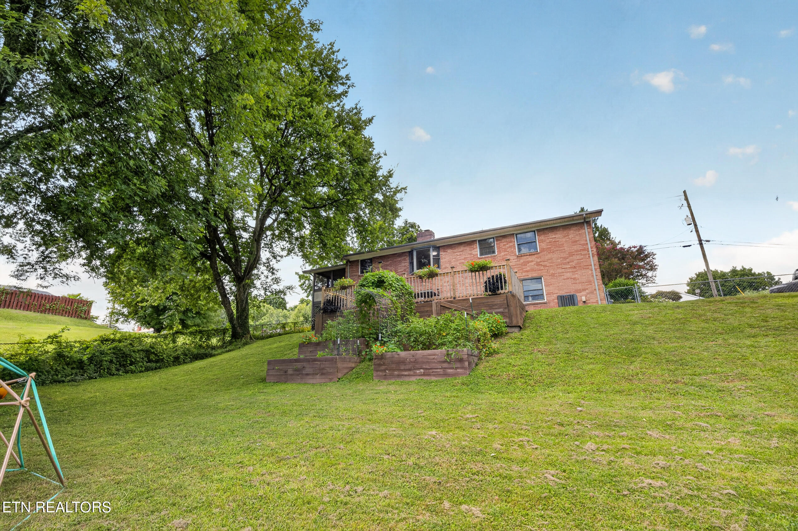 140 Westwood Drive Clinton TN 37716