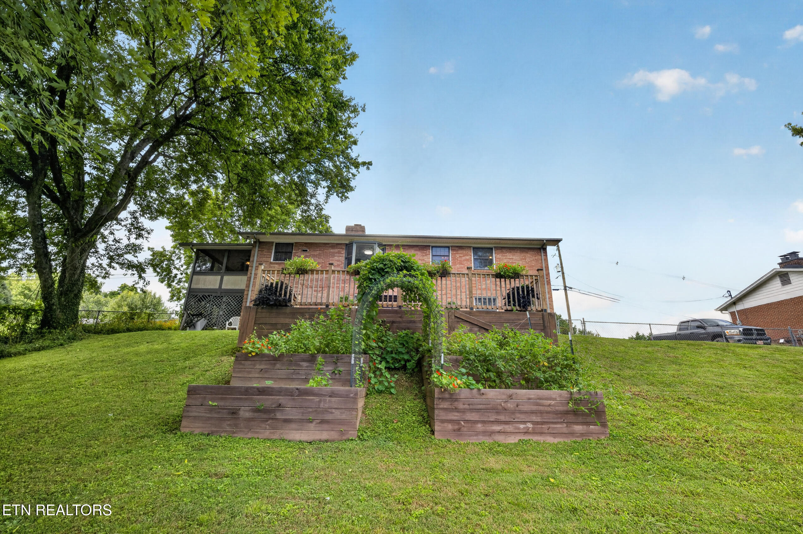 140 Westwood Drive Clinton TN 37716
