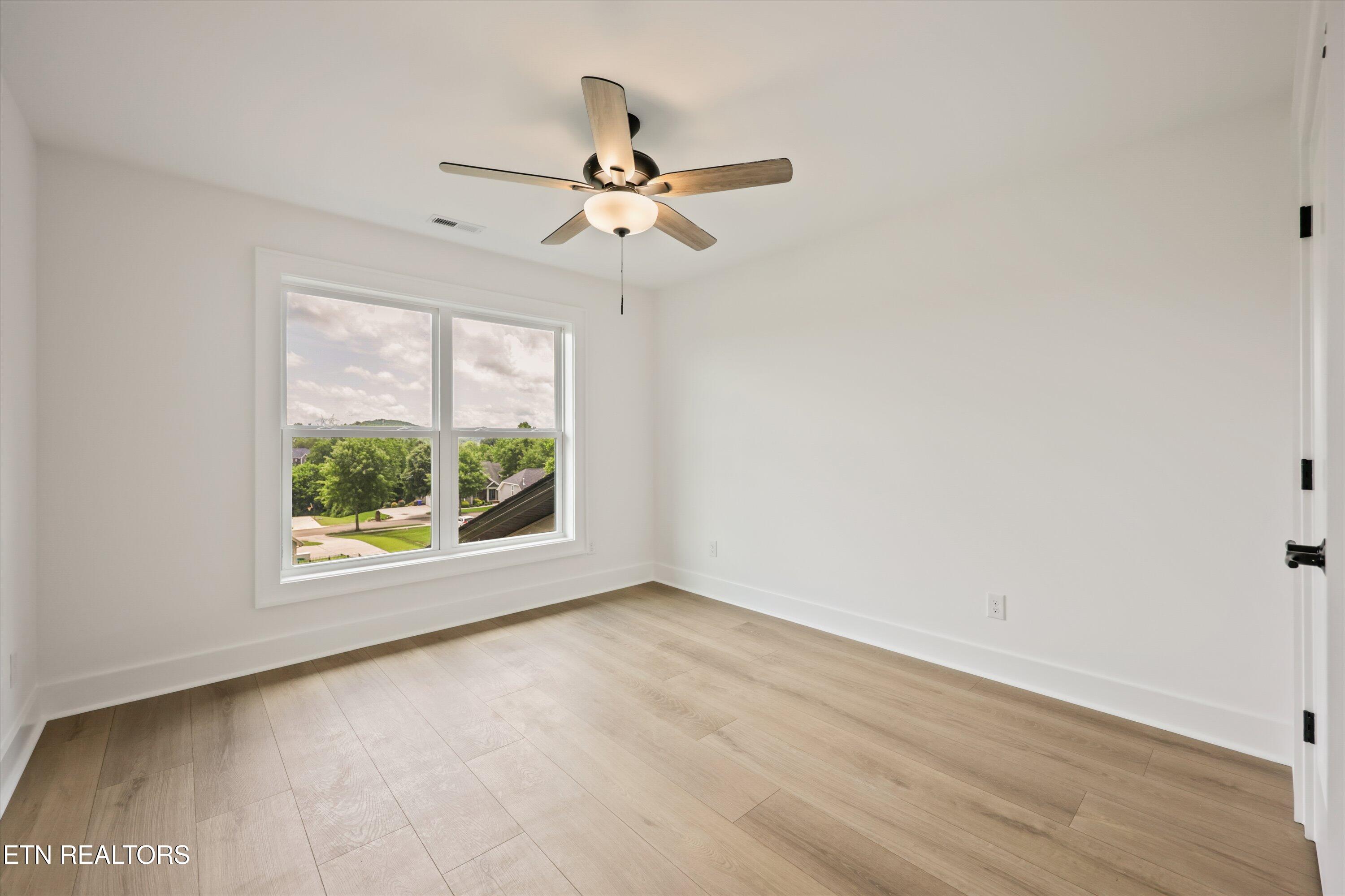 105 Mistletoeberry Road Oak Ridge TN 37830