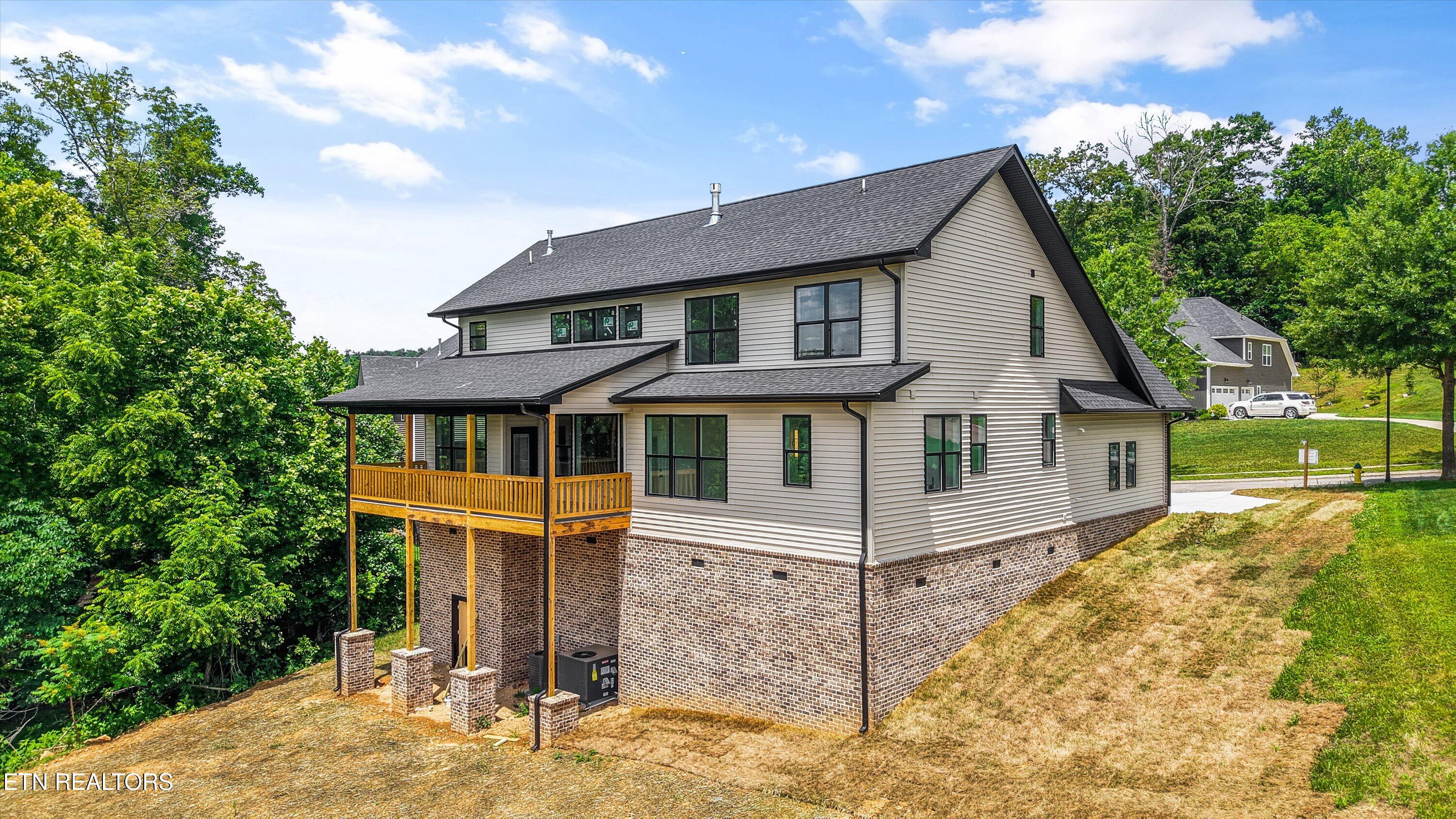 105 Mistletoeberry Road Oak Ridge TN 37830