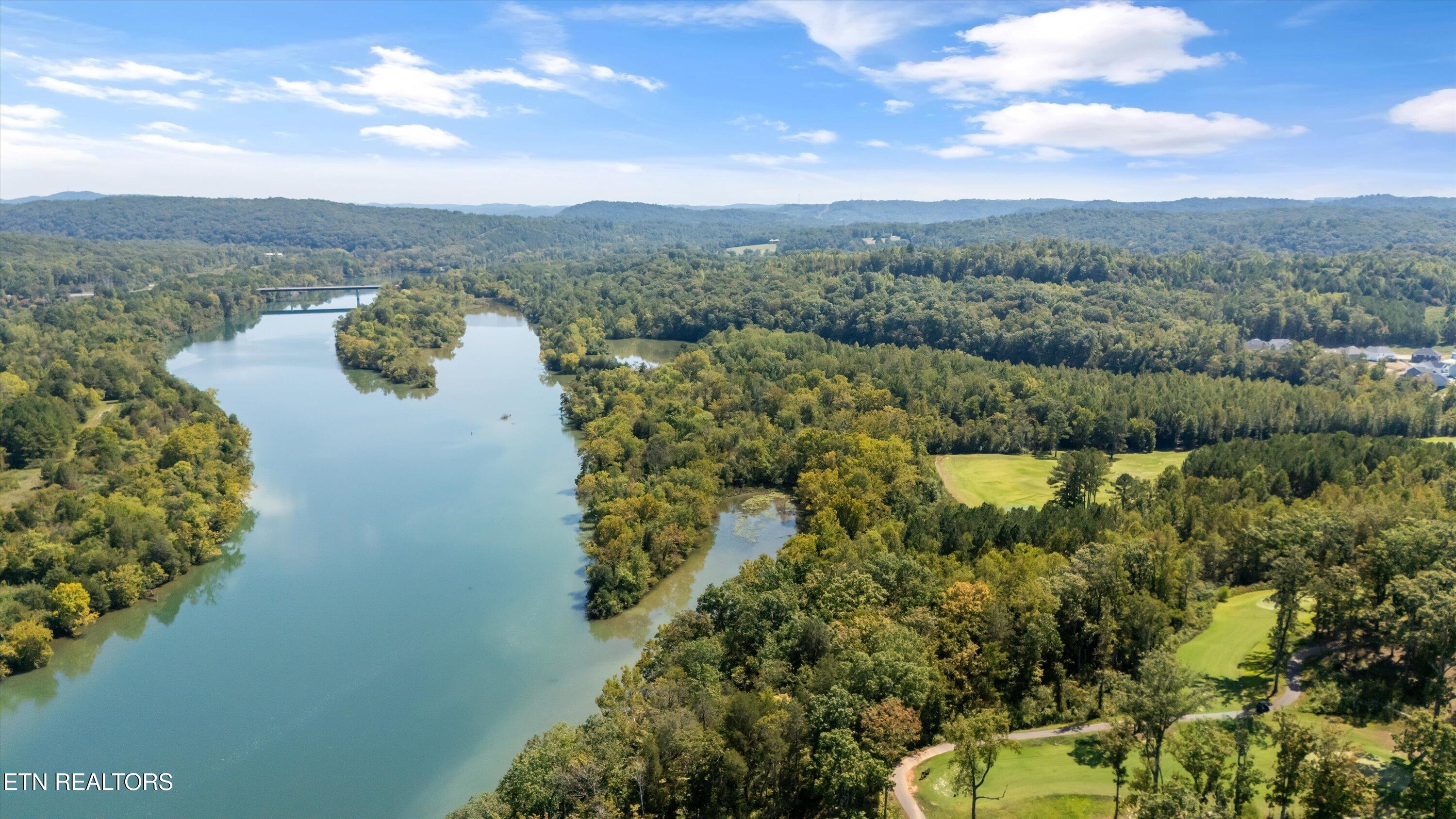 105 Mistletoeberry Road Oak Ridge TN 37830