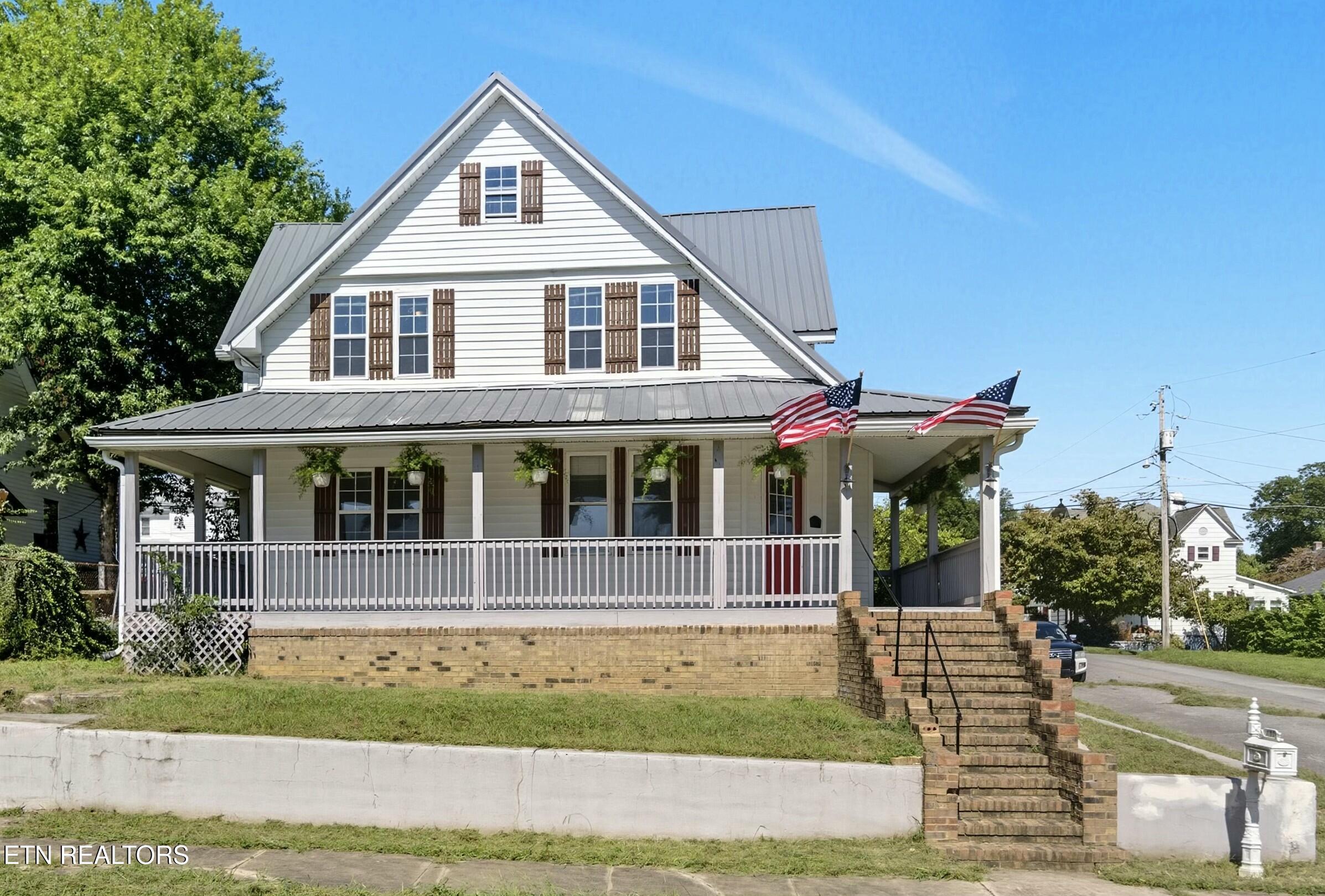 402 Byrd Avenue Harriman TN 37748