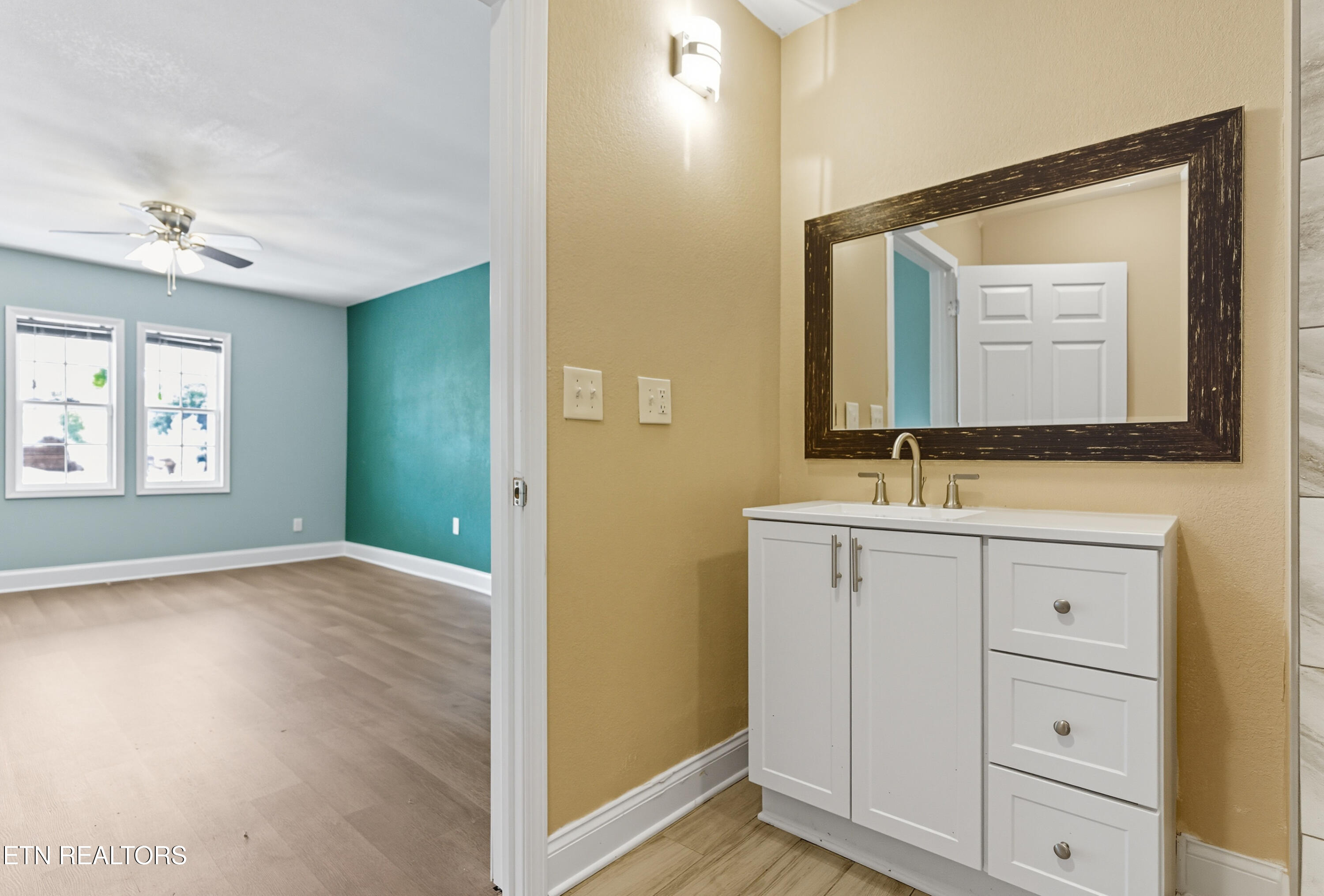 402 Byrd Avenue Harriman TN 37748