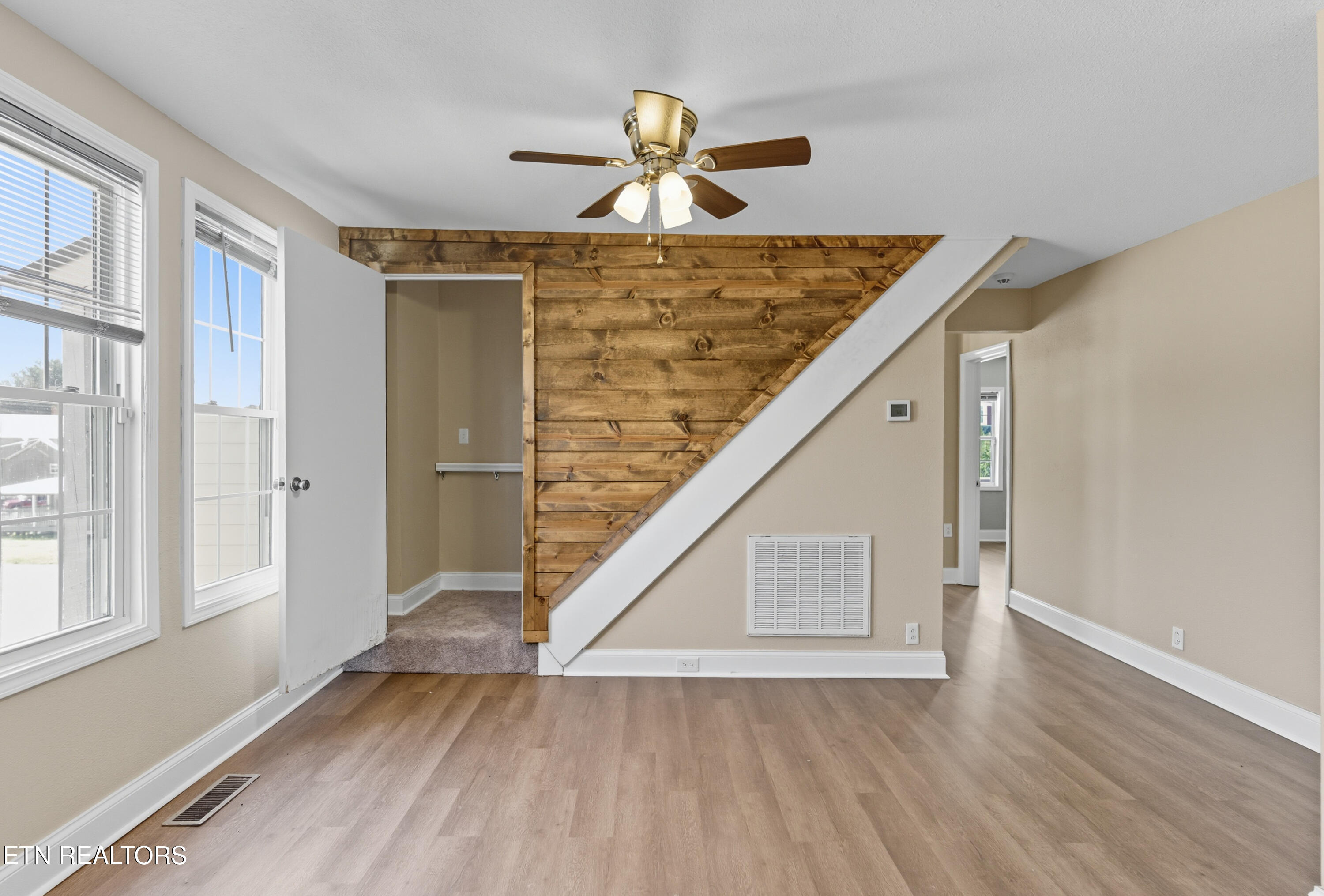 402 Byrd Avenue Harriman TN 37748