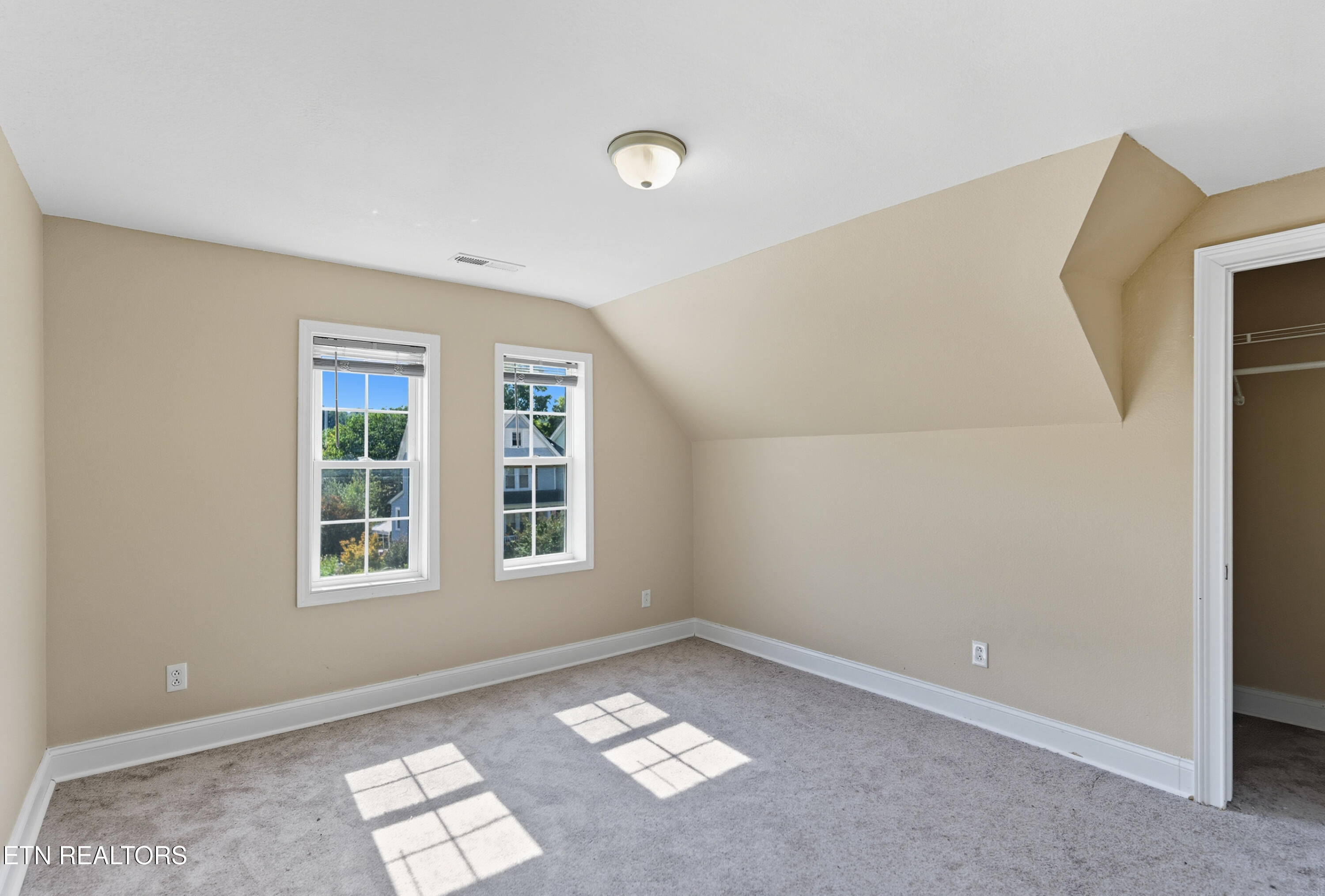 402 Byrd Avenue Harriman TN 37748