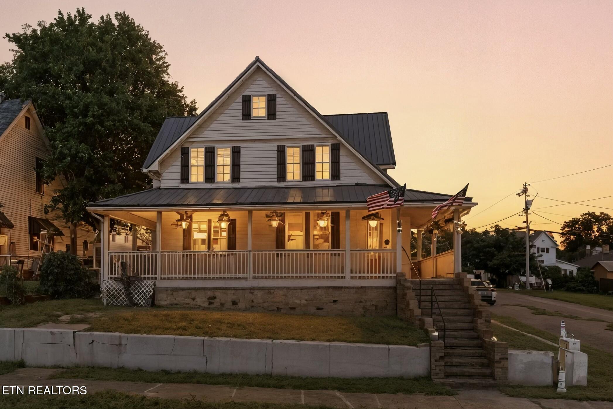 402 Byrd Avenue Harriman TN 37748
