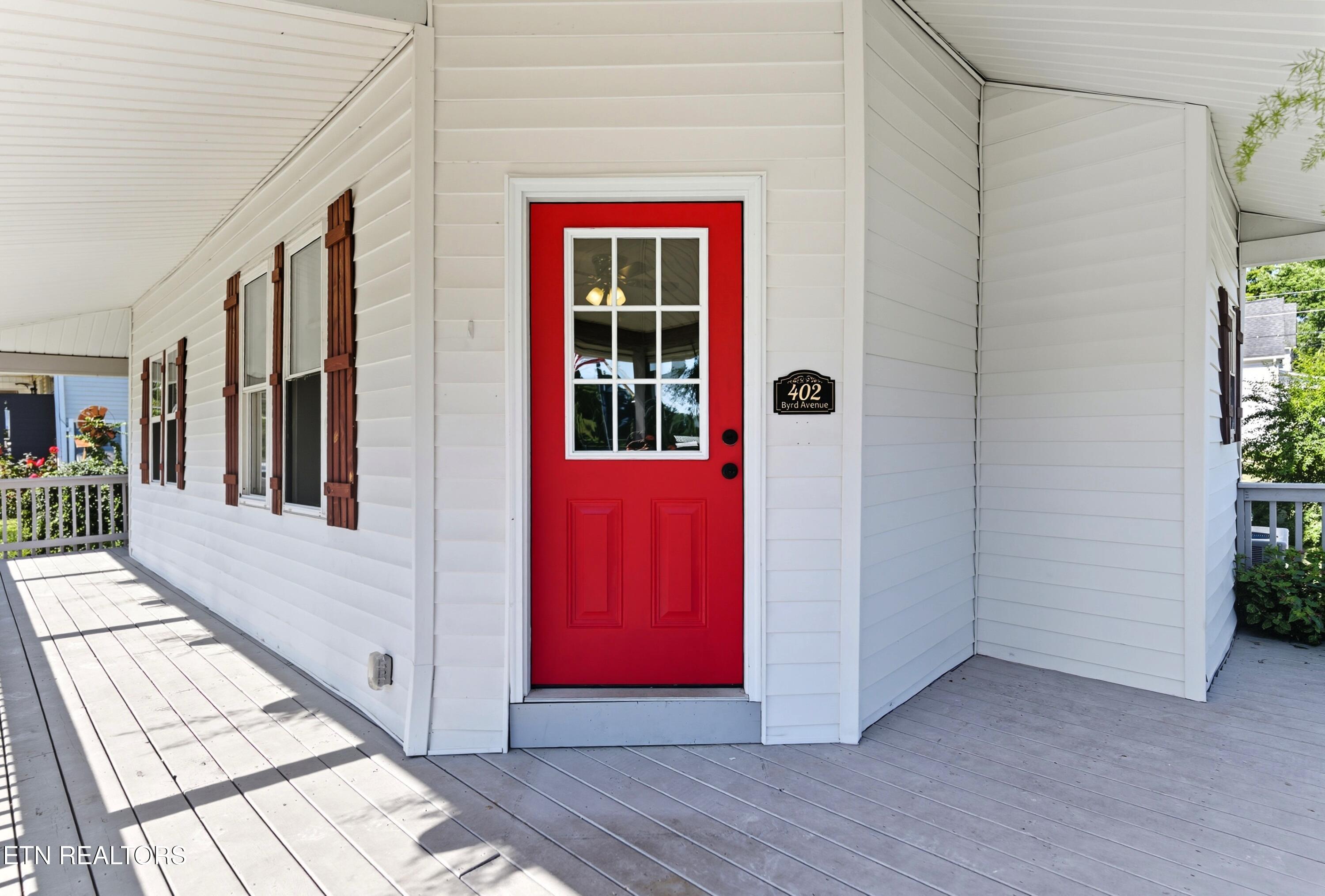402 Byrd Avenue Harriman TN 37748