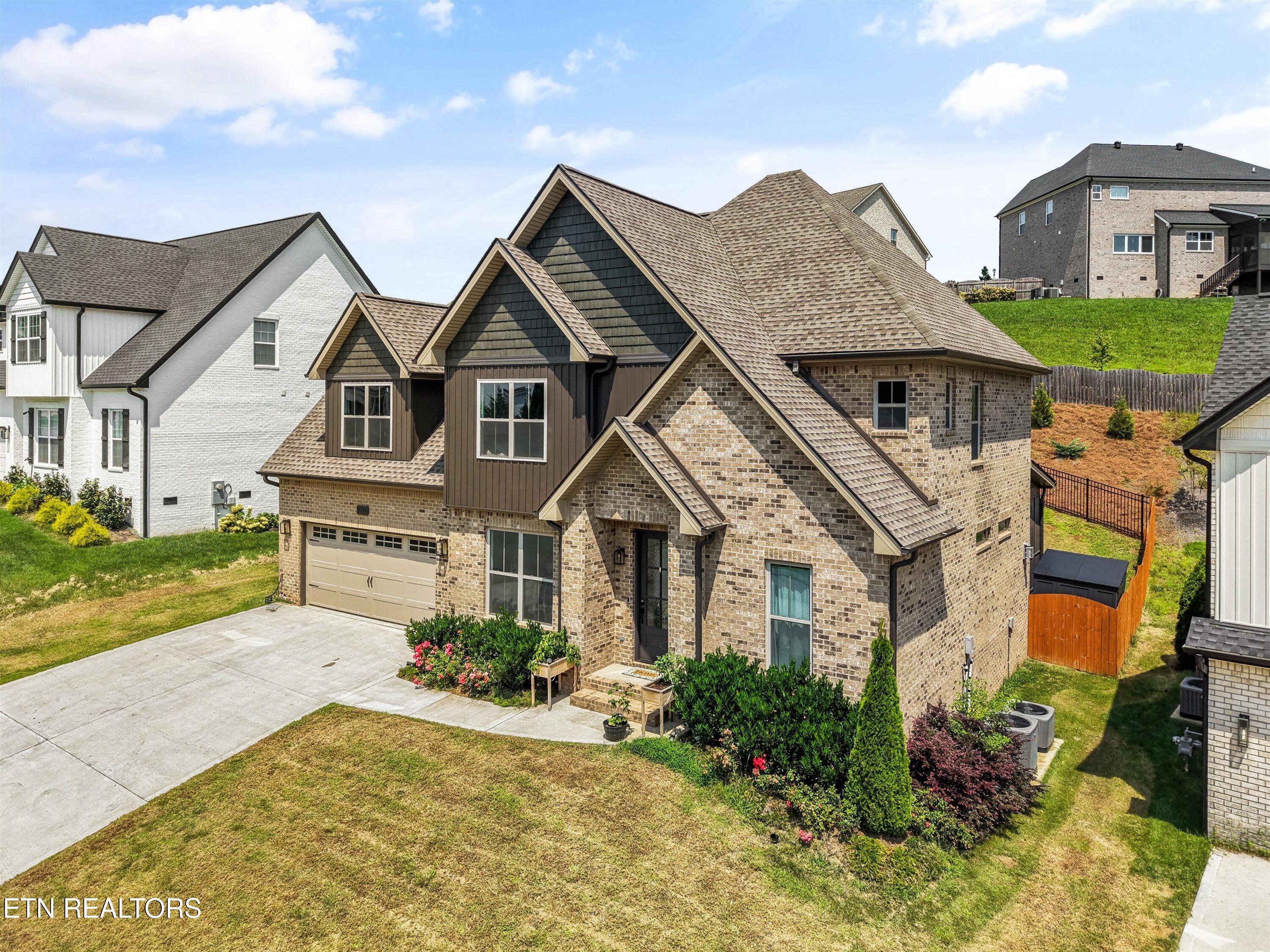2214 Hickory Crest Lane Knoxville TN 37932